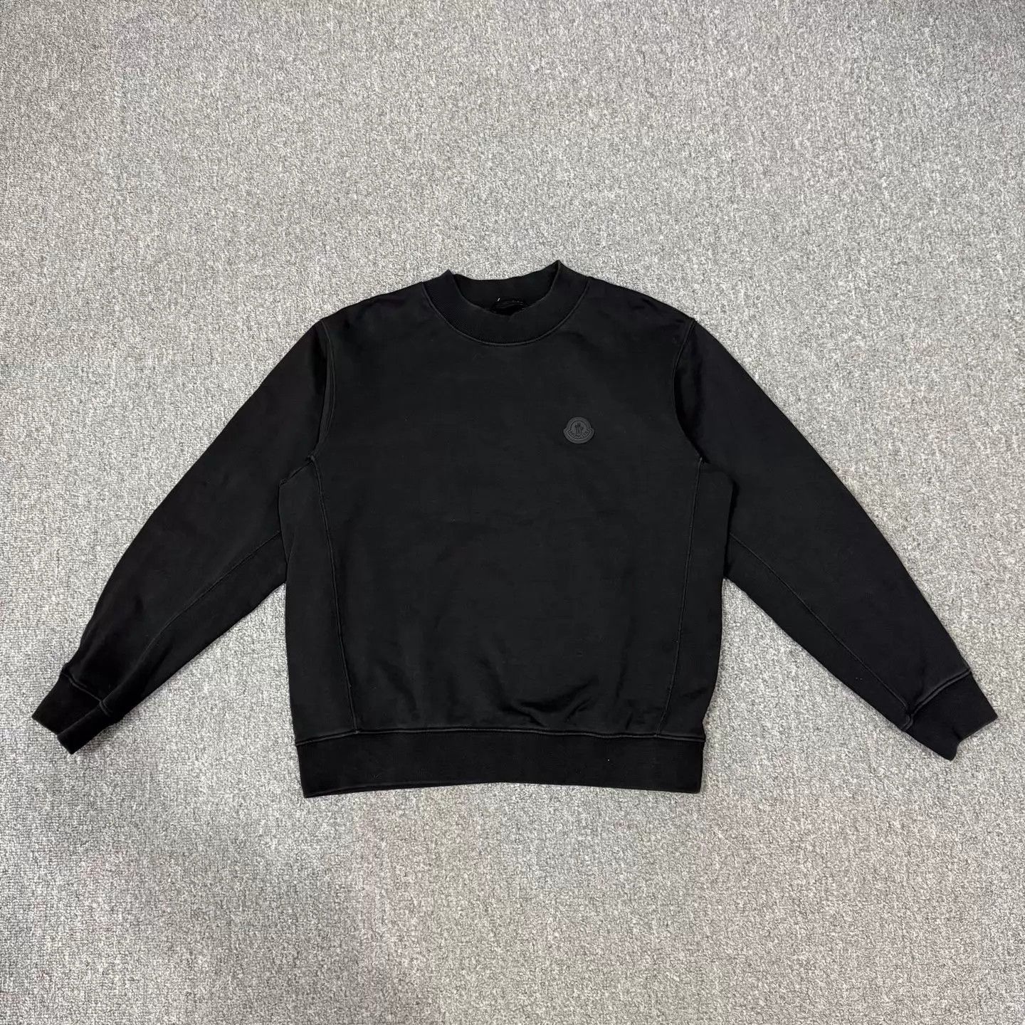 Moncler Moncler black chest logo back lettered sweatshirt M Size US M / EU 48-50 / 2 - 1 Thumbnail