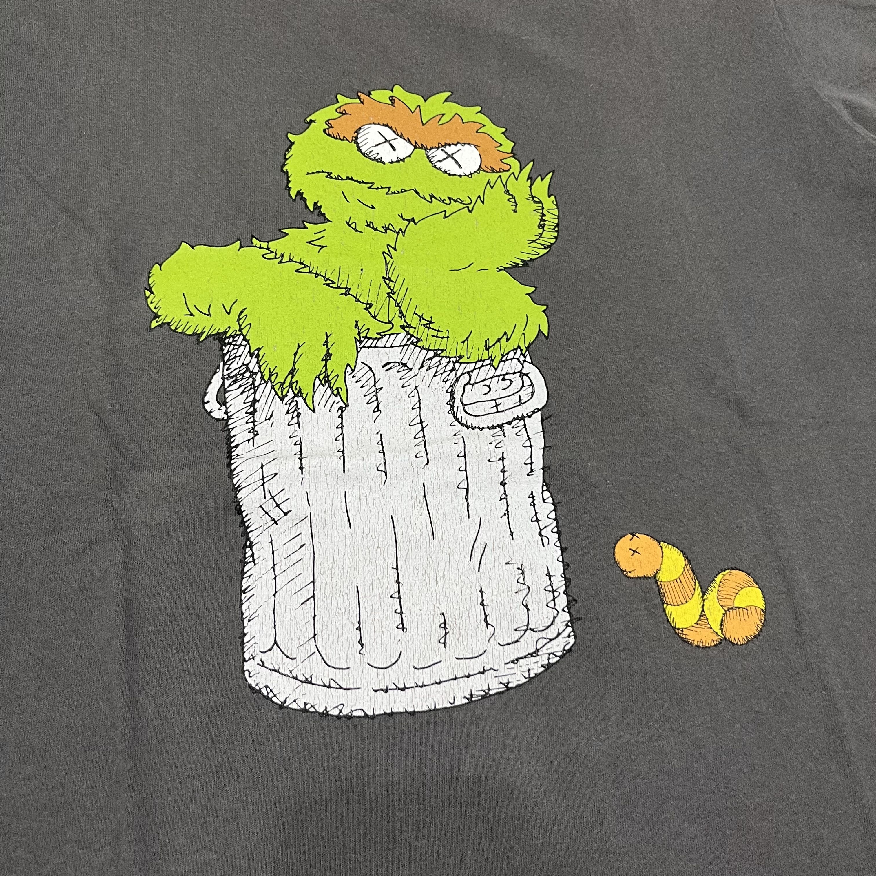 Kaws × Uniqlo Vintage uniqlo kaws tee Size US M / EU 48-50 / 2 - 3 Thumbnail