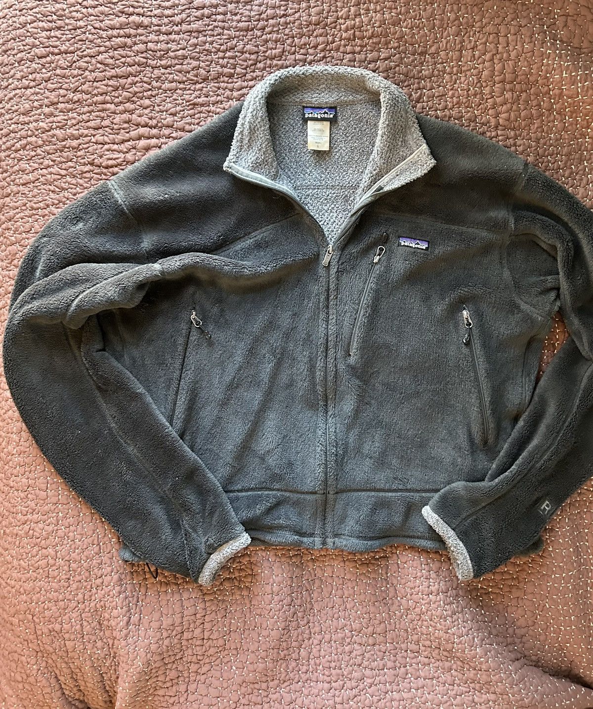 image of Patagonia x Vintage R4 Fleece Jacket Size Large in Grey, Men's