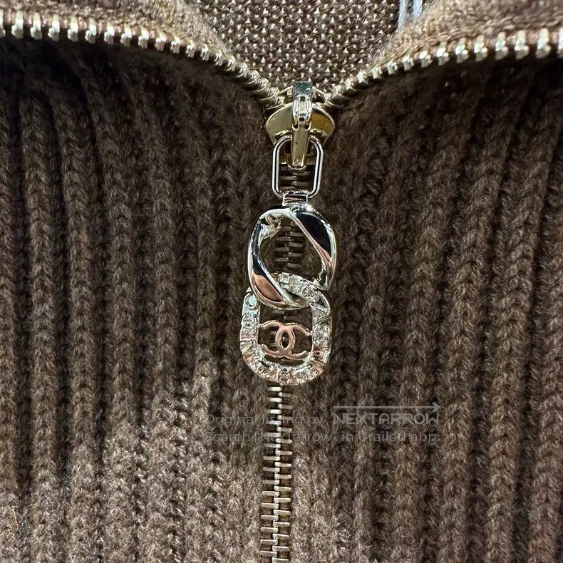 Chanel Chanel 24A cashmere knitted vest Size XS / US 0-2 / IT 36-38 - 6 Thumbnail