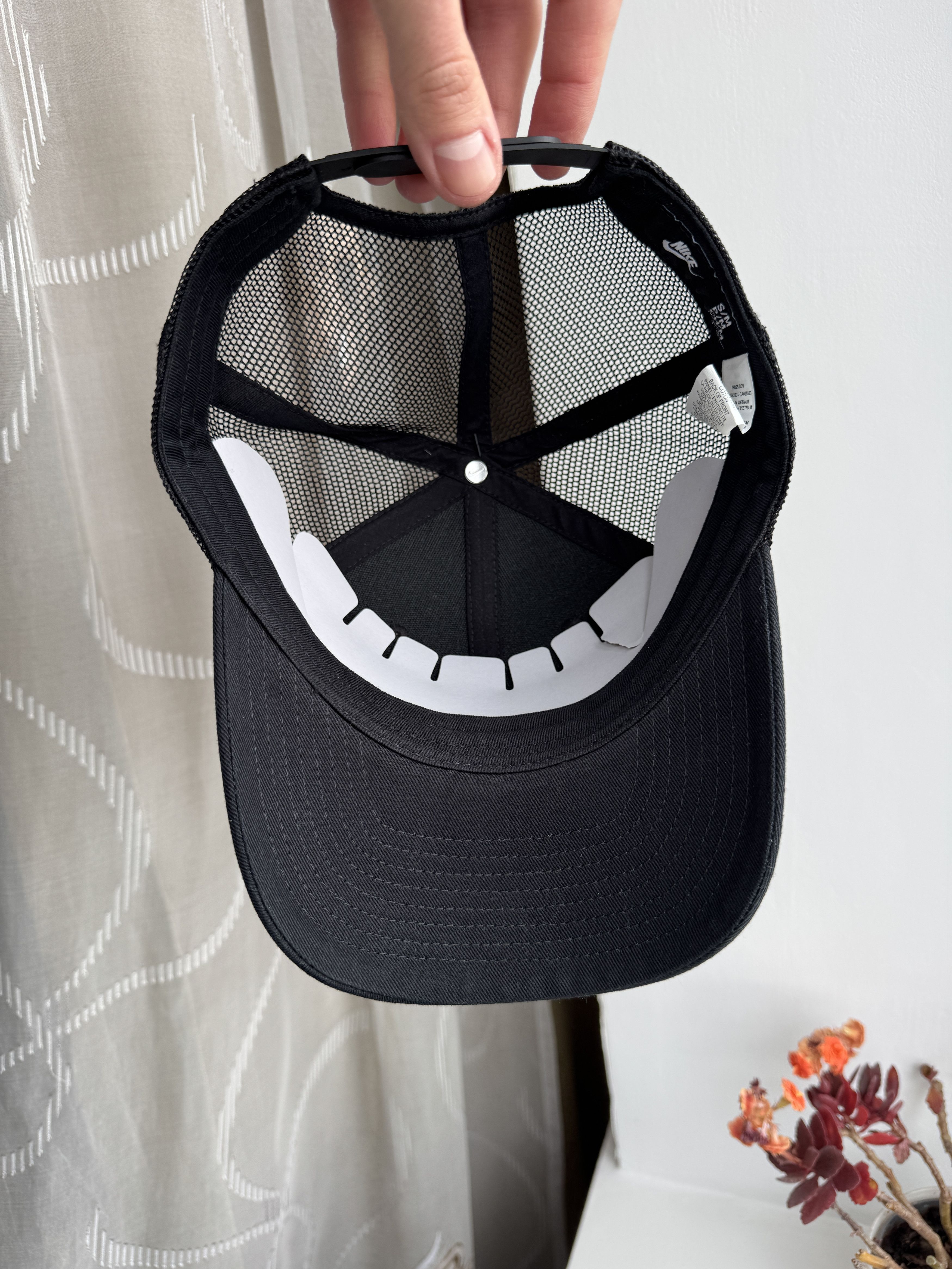 Nike Nike Trucker Cap Hat Mesh Back Swoosh Logo Embroidered Black Size ONE SIZE - 8 Thumbnail