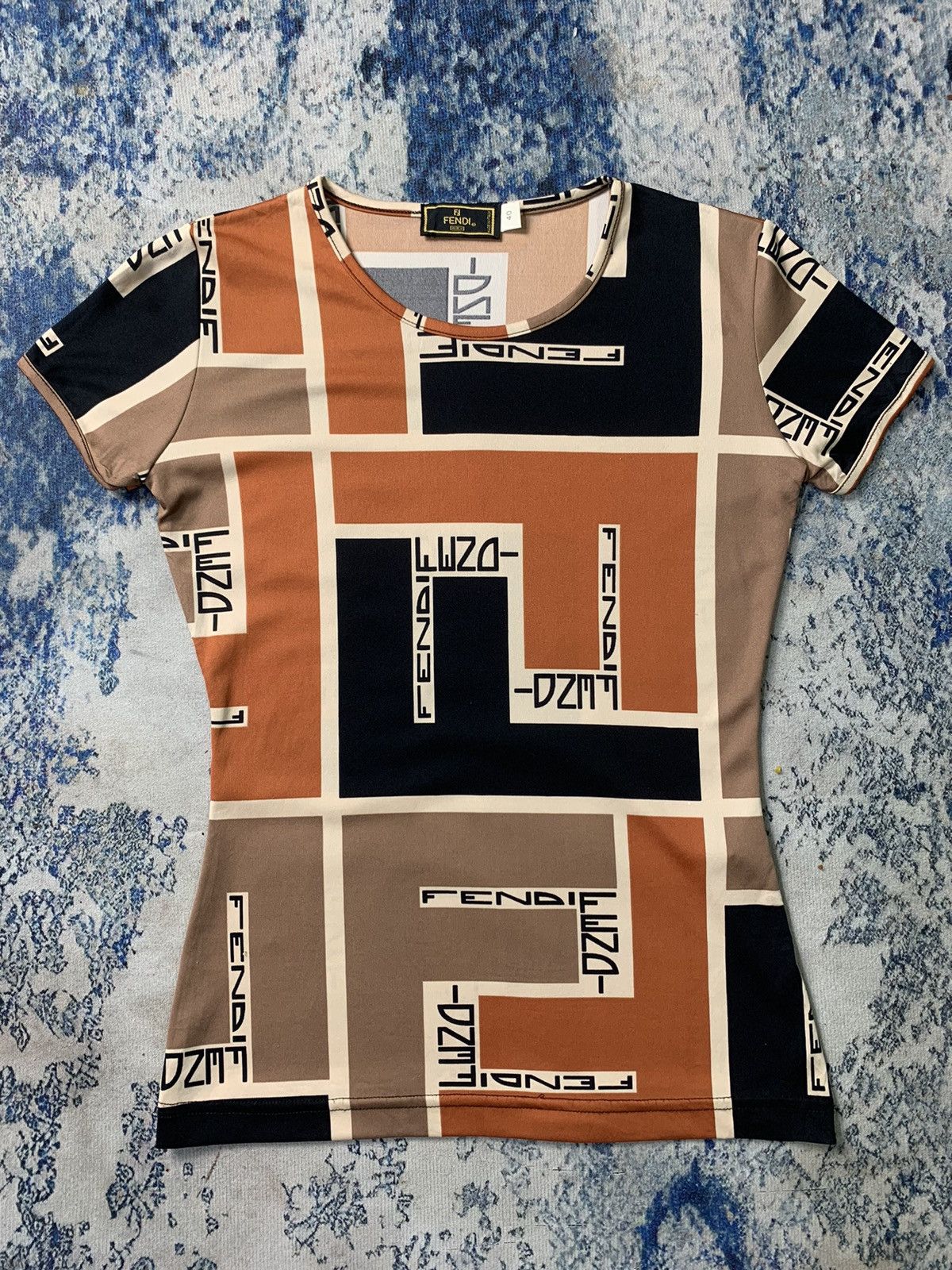 Fendi Vintage 90s Fendi puzzle spellout stretch t shirt Size S / US 4 / IT 40 - 2 Thumbnail