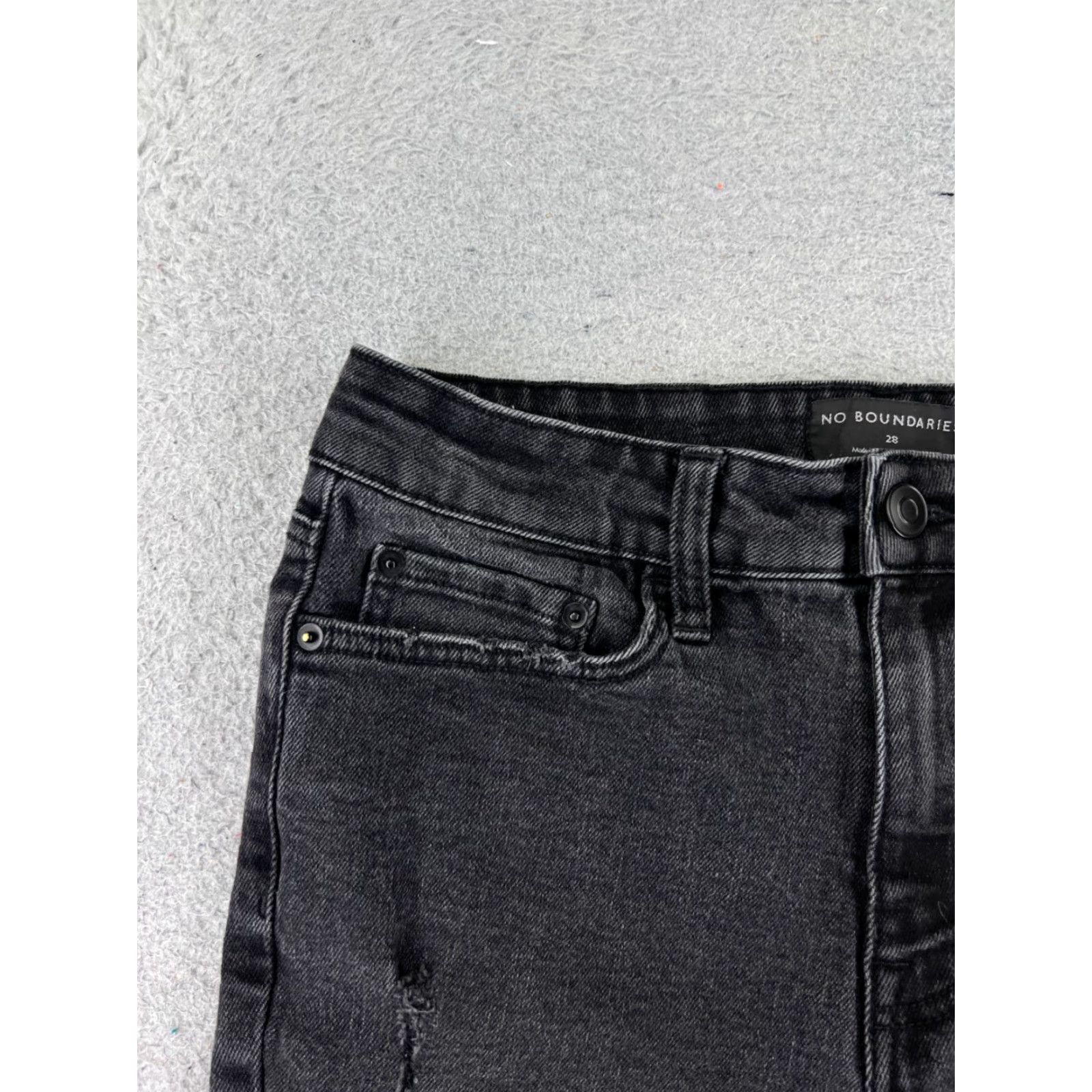 Vintage No Boundaries Denim Shorts Women 28 Black Mid Rise Cut-Off 28x4 Vintage? No - Mens Womens Girls? (gender at end) Size 28" / US 6 / IT 42 - 4 Thumbnail