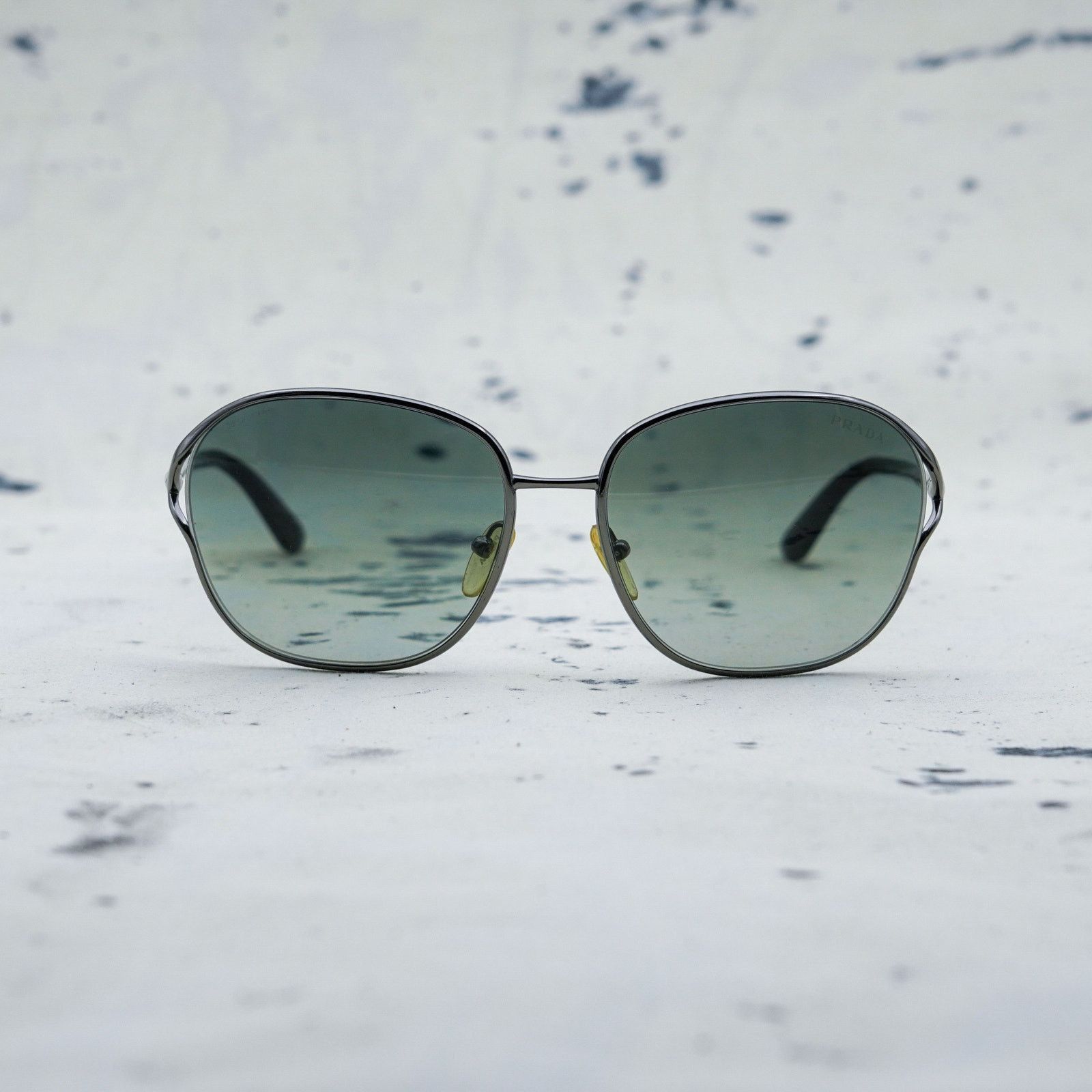 Prada Vintage prada gradient metal frame aviator logo sunglasses Size ONE SIZE - 2 Thumbnail