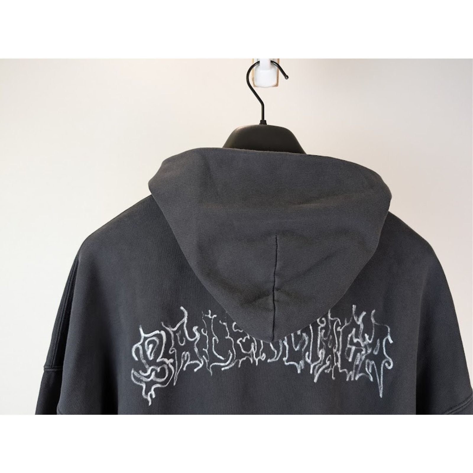 Balenciaga o1rshd1 Q:2 / DIY Metal Outline Large Fit Hoodie Faded Black Size US XL / EU 56 / 4 - 9 Thumbnail