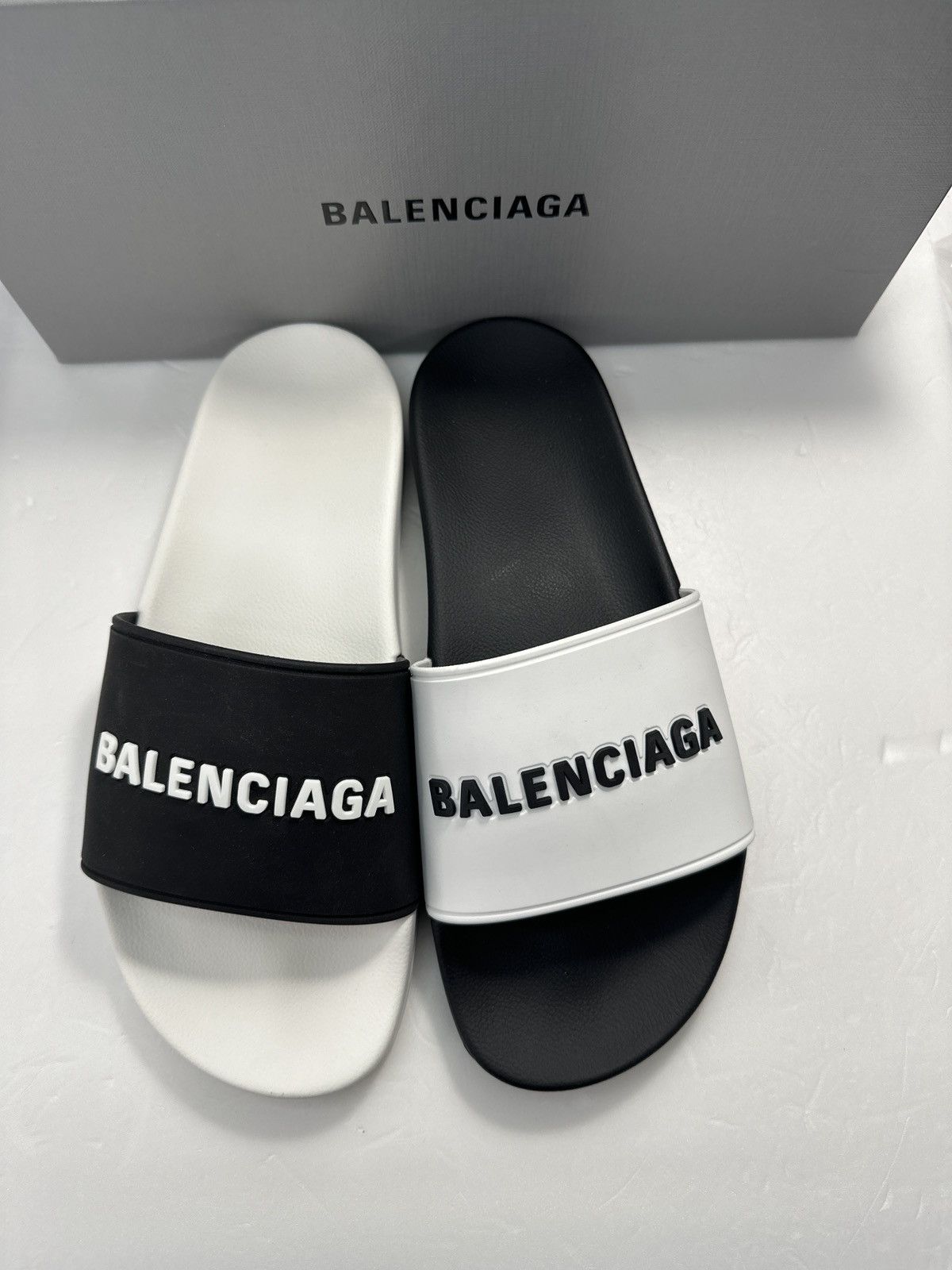 Balenciaga Balenciaga Men's Logo Mismatched Slide Sandal Size 8 Size US 8 / EU 41 - 14 Thumbnail
