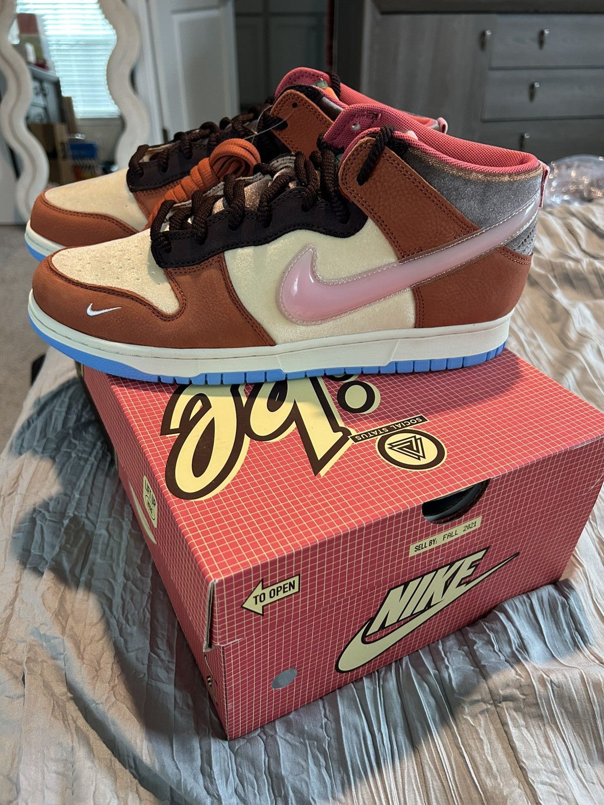 Jordan Brand × Nike × Social Status Nike dunk x Social Status Chocolate Milk Size US 10.5 / EU 43-44 - 1 Thumbnail