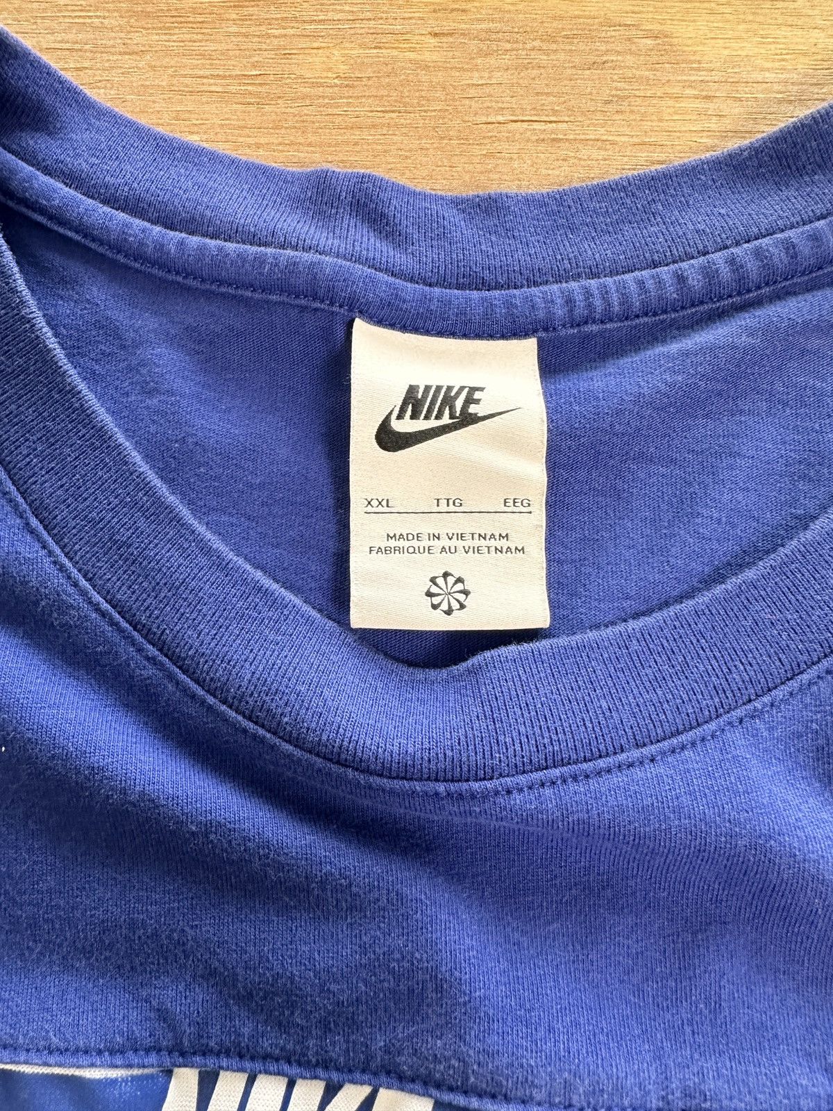 Nike short sleeve Nike Sportswear Repeat T-Shirt. Size US XXL / EU 58 / 5 - 5 Thumbnail