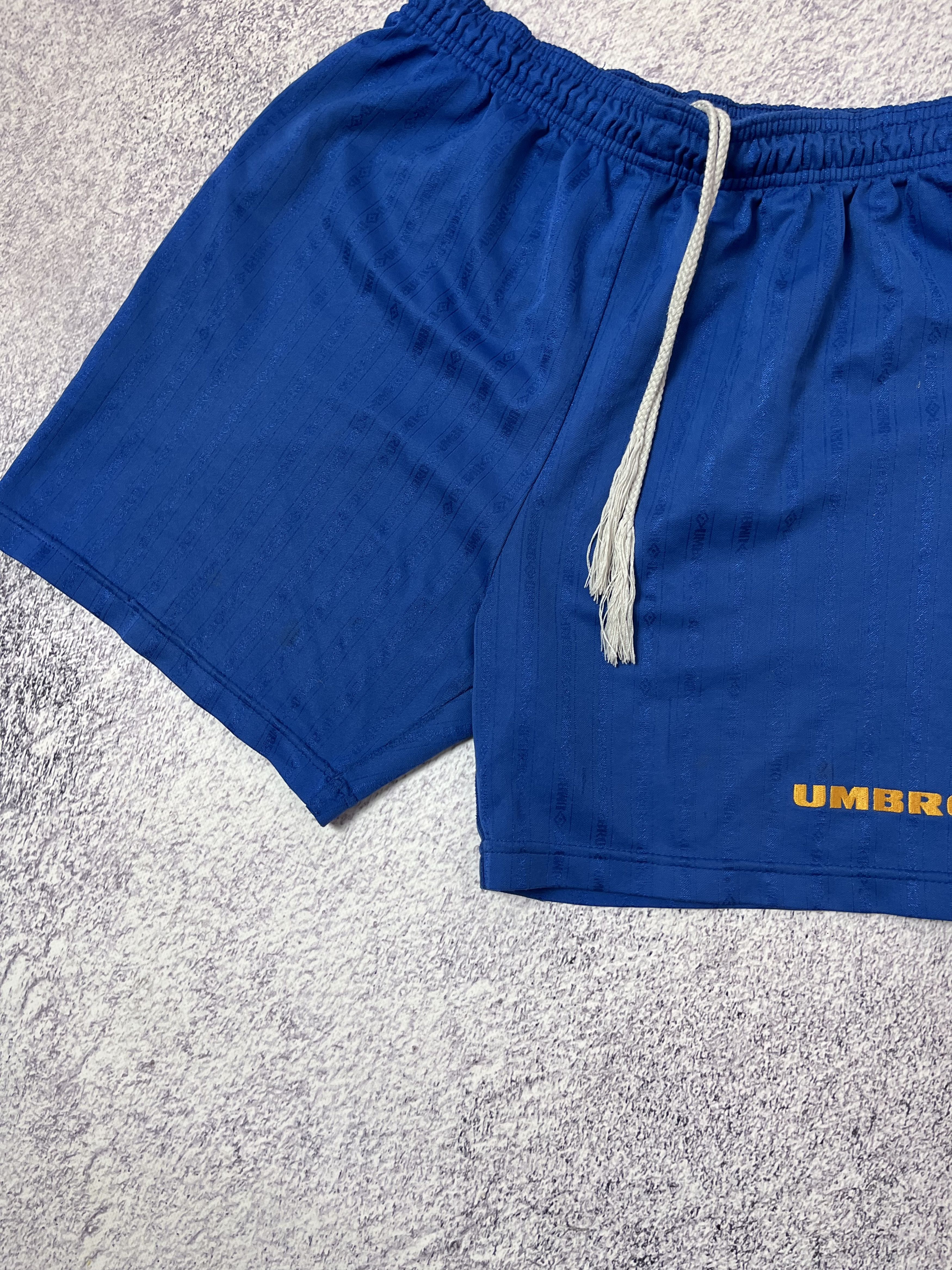 Umbro × Vintage Vintage mens short Umbro size 32 Size US 32 / EU 48 - 3 Thumbnail