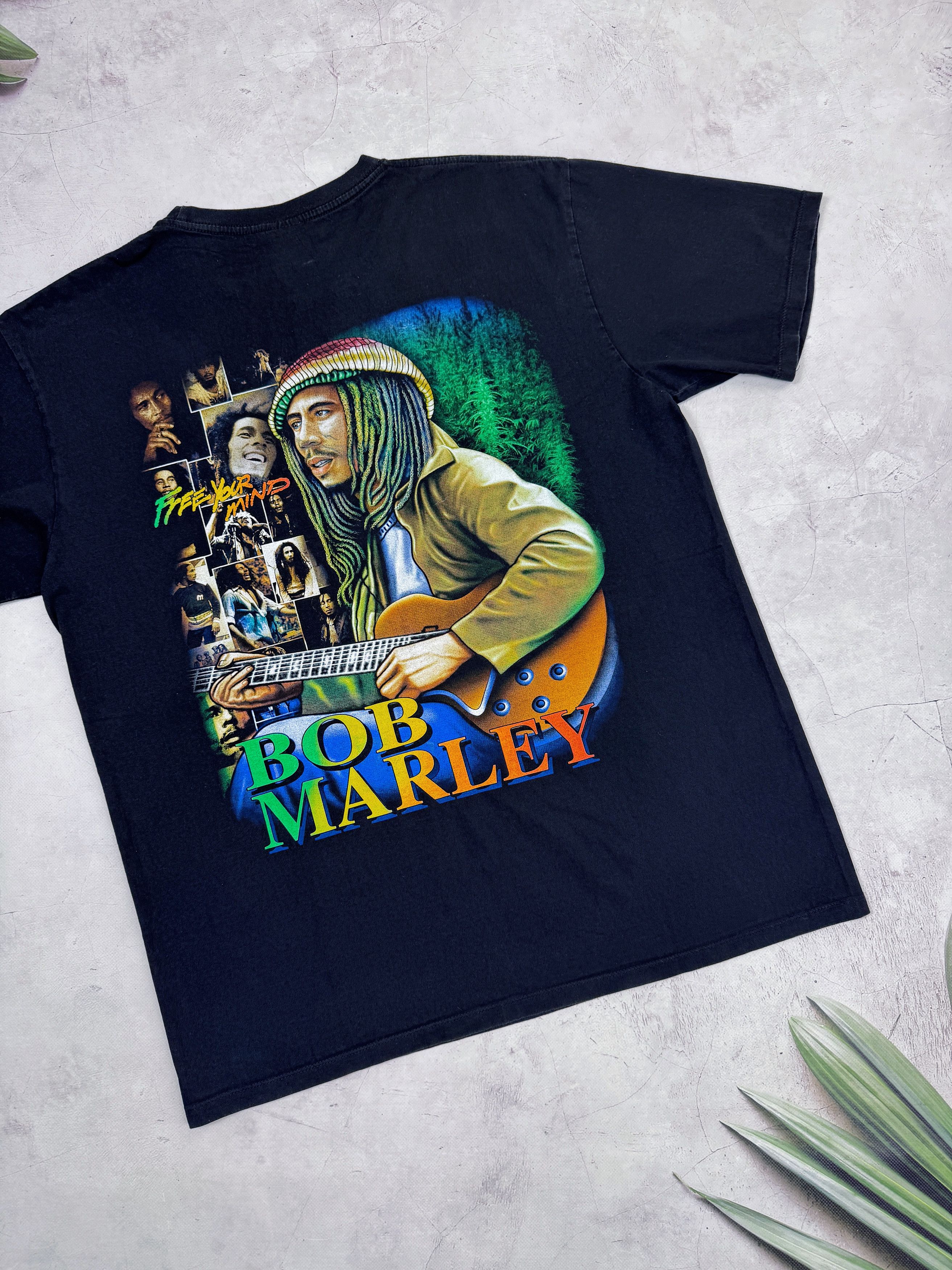 Vintage Bob Marley T-Shirt Free Your Mind Size US L / EU 52-54 / 3 - 10 Thumbnail
