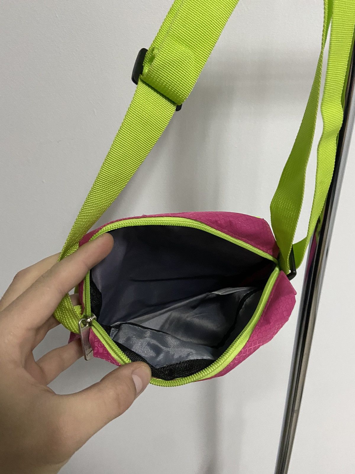 Nike × Vintage Nike Vintage Shoulder Small Bag Big Logo Y2K Style Messenger Size ONE SIZE - 4 Thumbnail