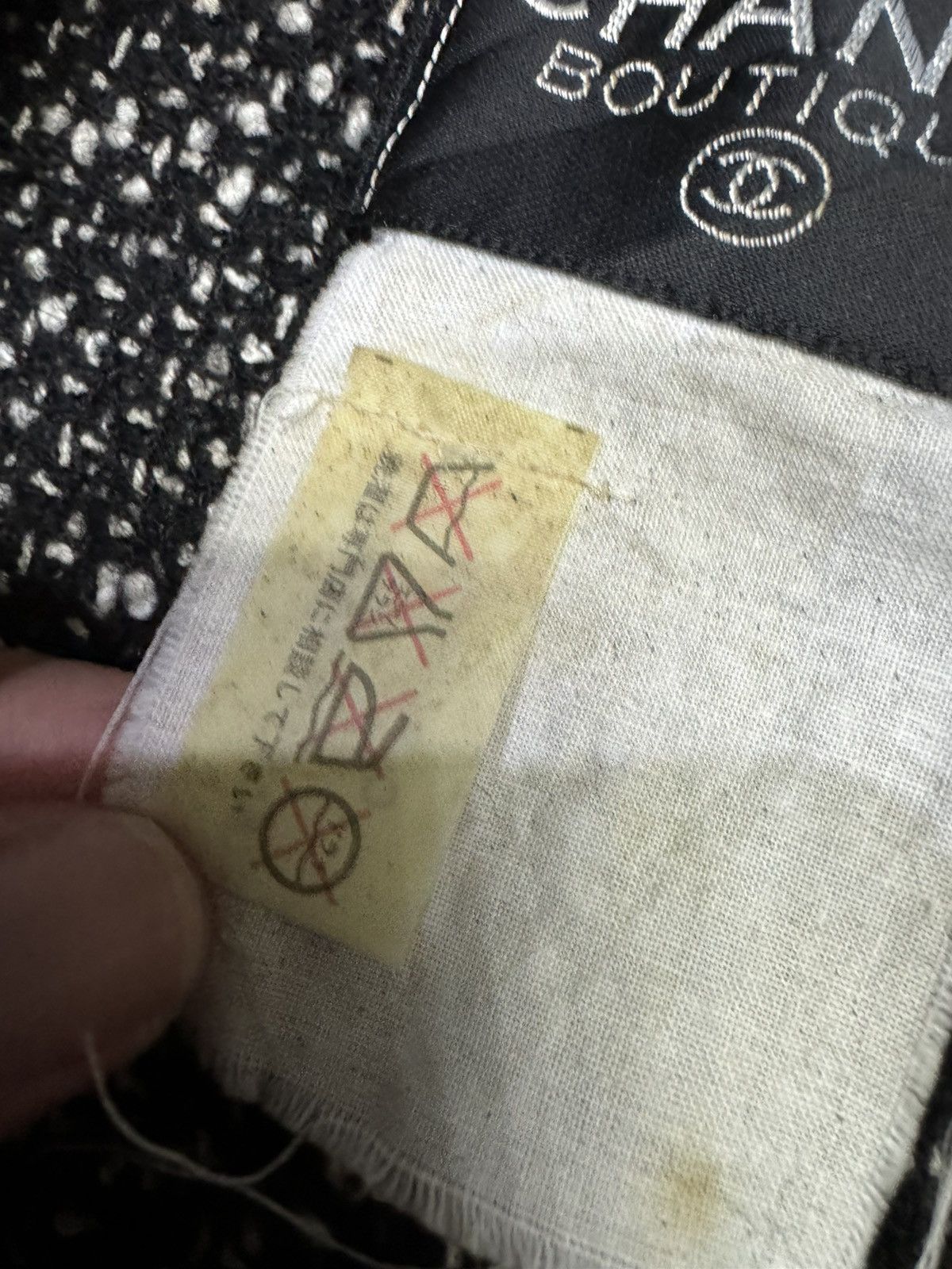 Chanel VINTAGE 1980s DISTRESSED CHANEL WAXED TWEED LINING JACKET Size L / US 10 / IT 46 - 7 Thumbnail