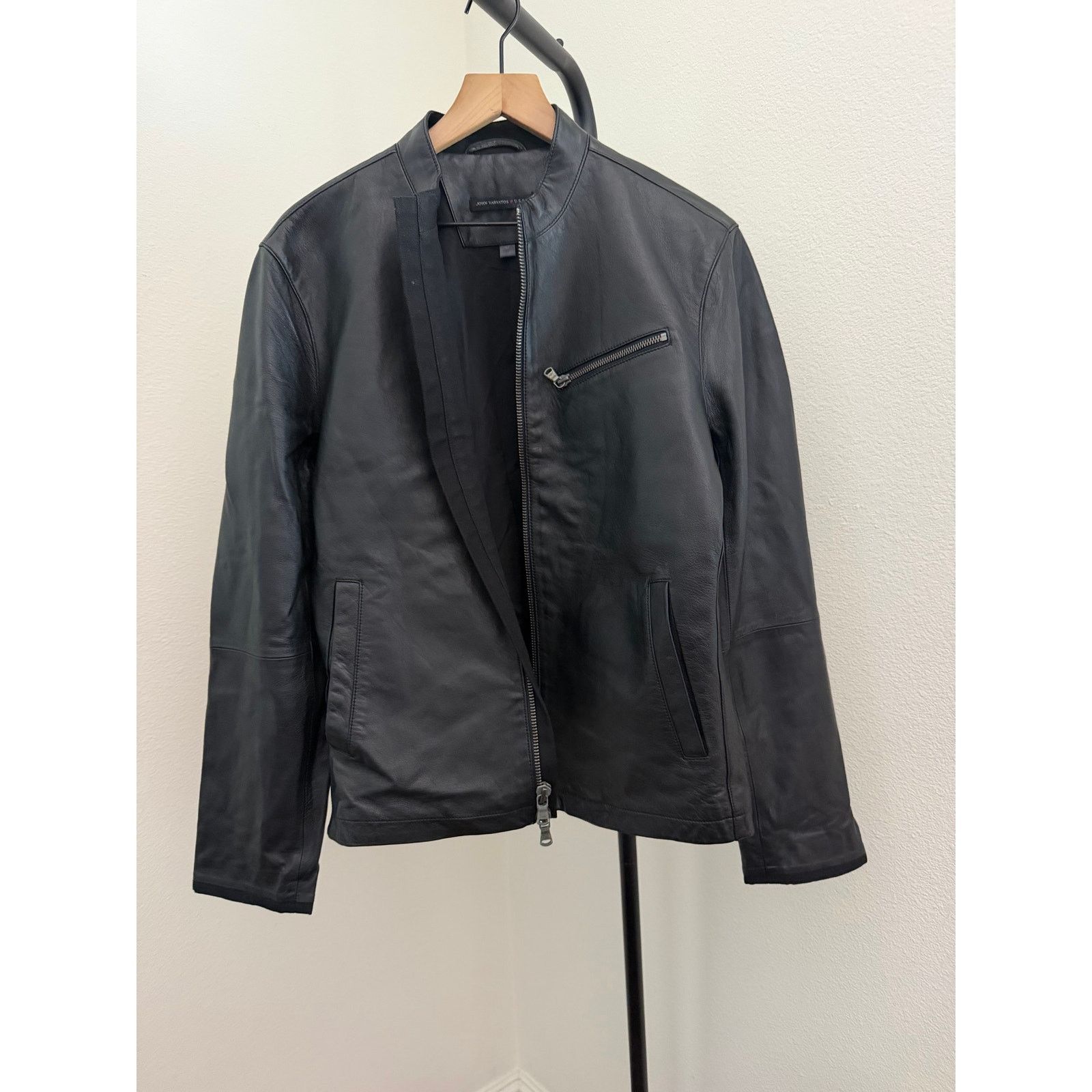 John Varvatos New John Varvatos black moto single rider leather jacket Size US M / EU 48-50 / 2 - 2 Thumbnail