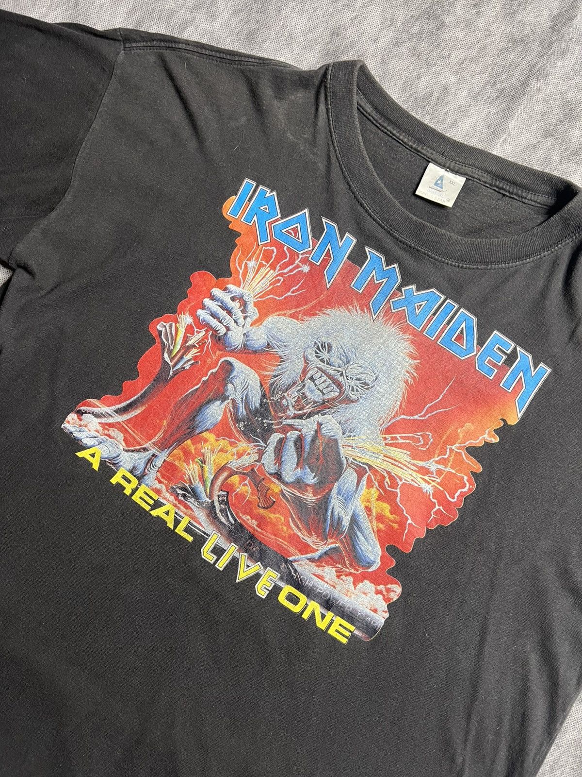 Iron Maiden Vintage Iron Maiden A Real Live One T-Shirt Size US XXL / EU 58 / 5 - 2 Thumbnail