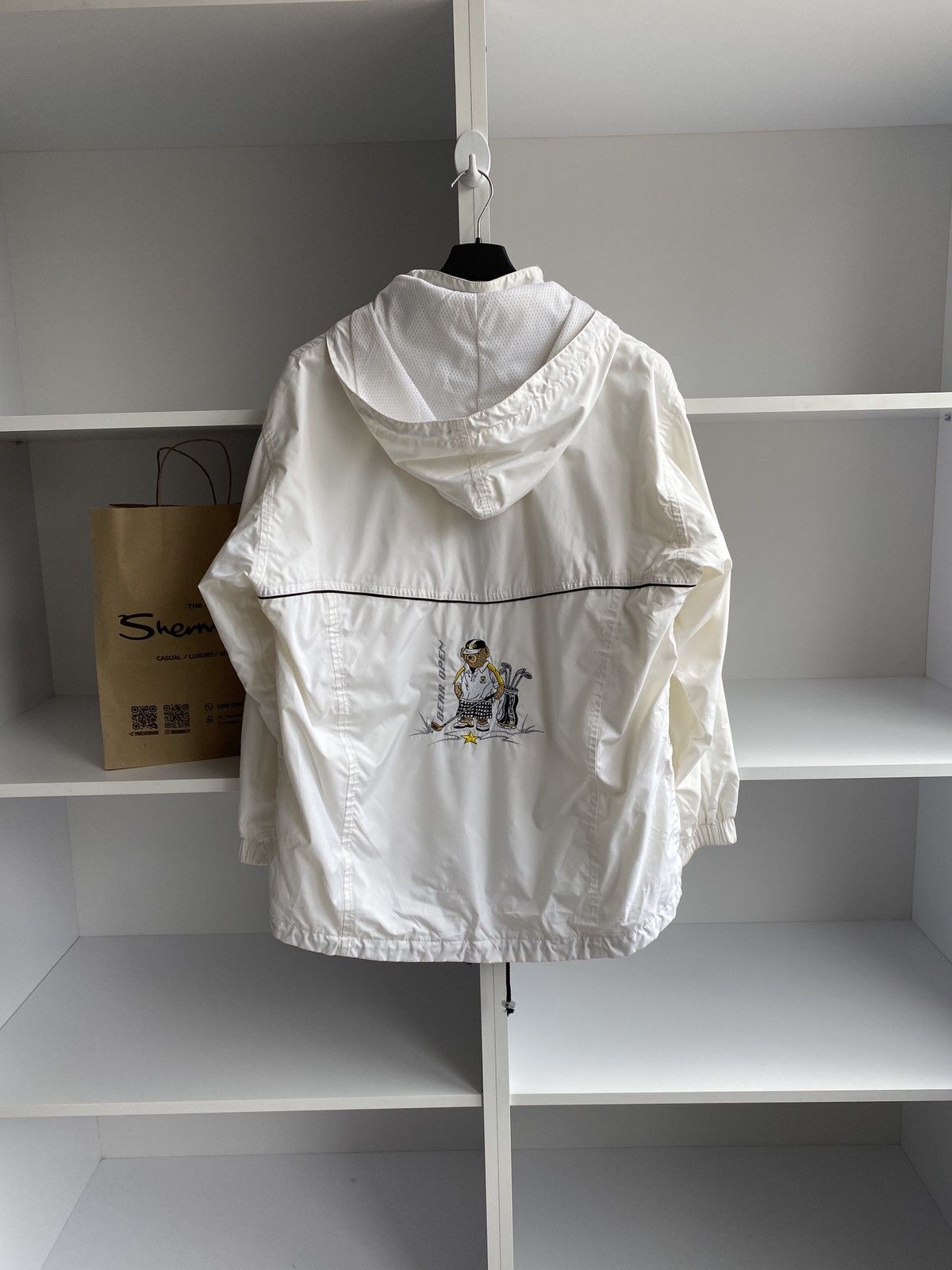 Vintage Bear open Canyon white coat Size US L / EU 52-54 / 3 - 6 Thumbnail