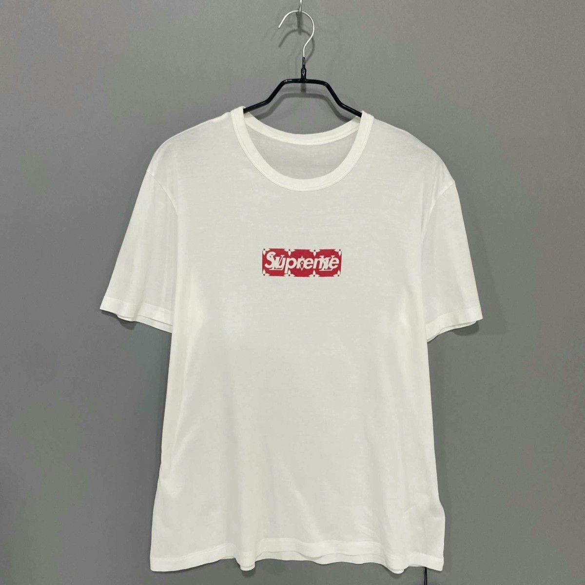 Supreme White Hooded Supreme Louis Vuitton Short-Sleeve Size US M / EU 48-50 / 2 - 1 Thumbnail