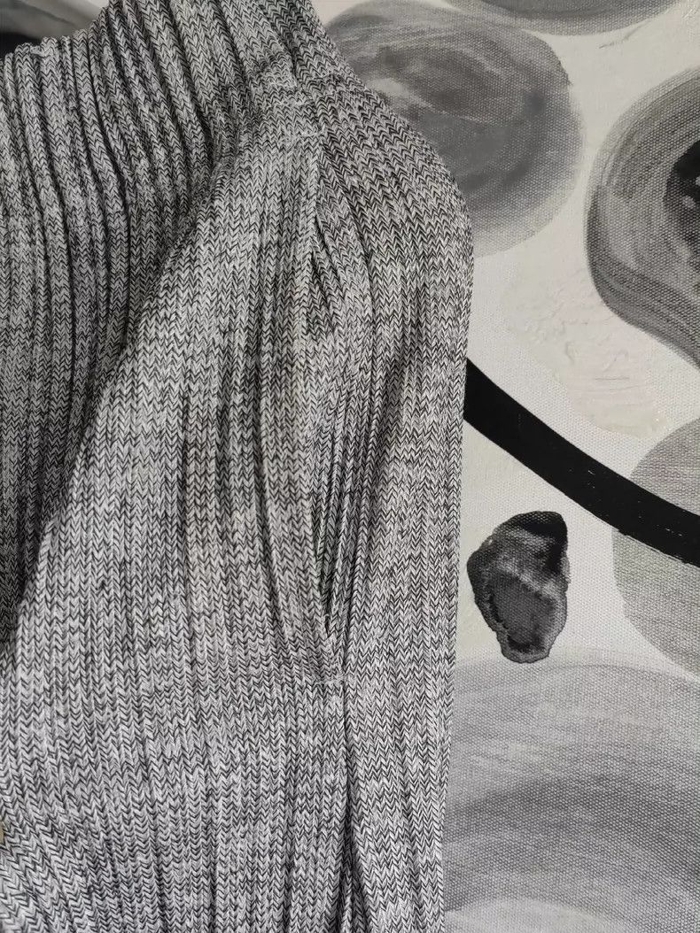 Issey Miyake issey miyake size:one size Grey skirt 2506-Nextarrow Size 42" / US 20 - 7 Thumbnail
