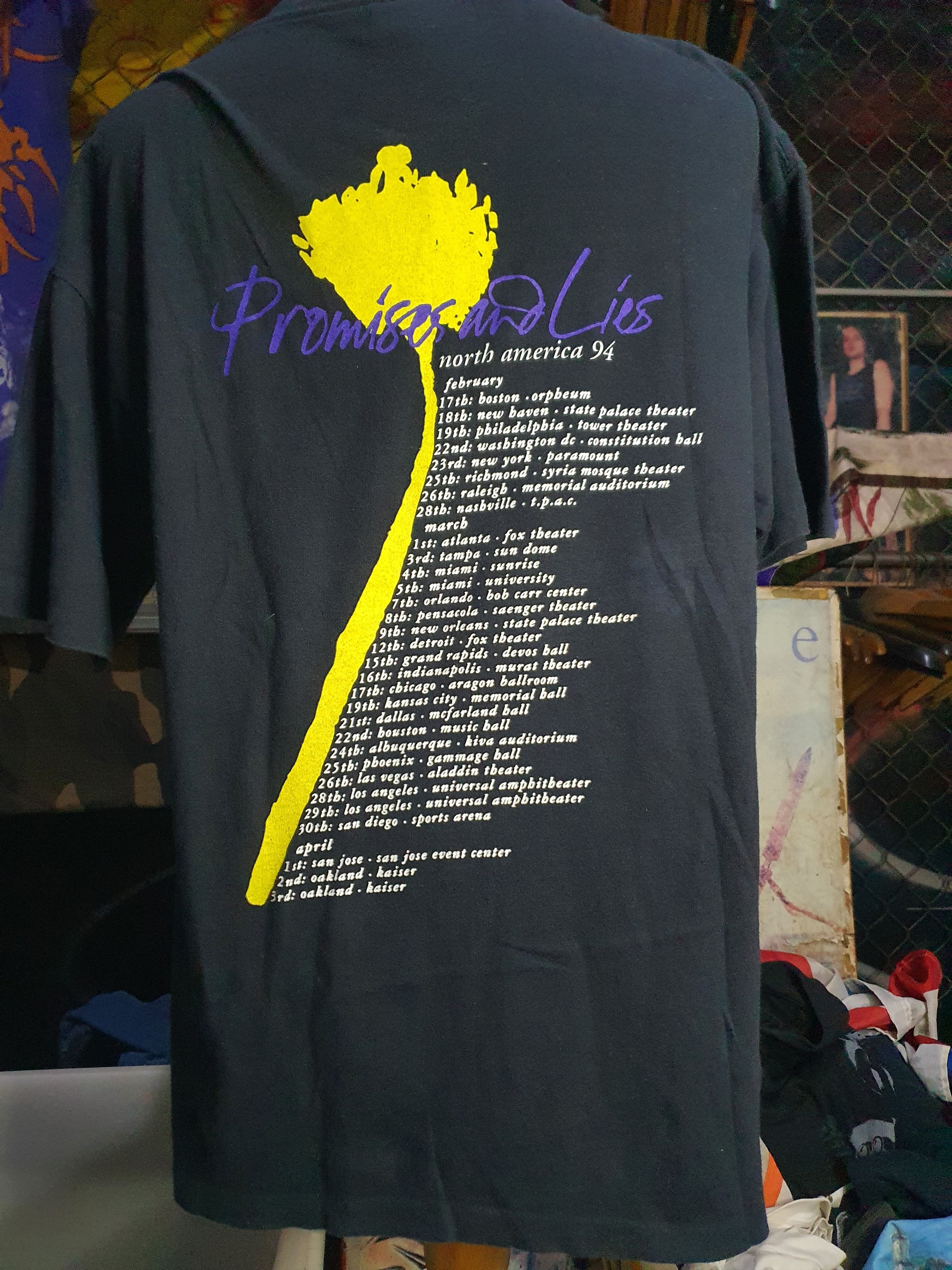 Band Tees 🌹Ub 40 XL 🌹 Size US XL / EU 56 / 4 - 6 Thumbnail