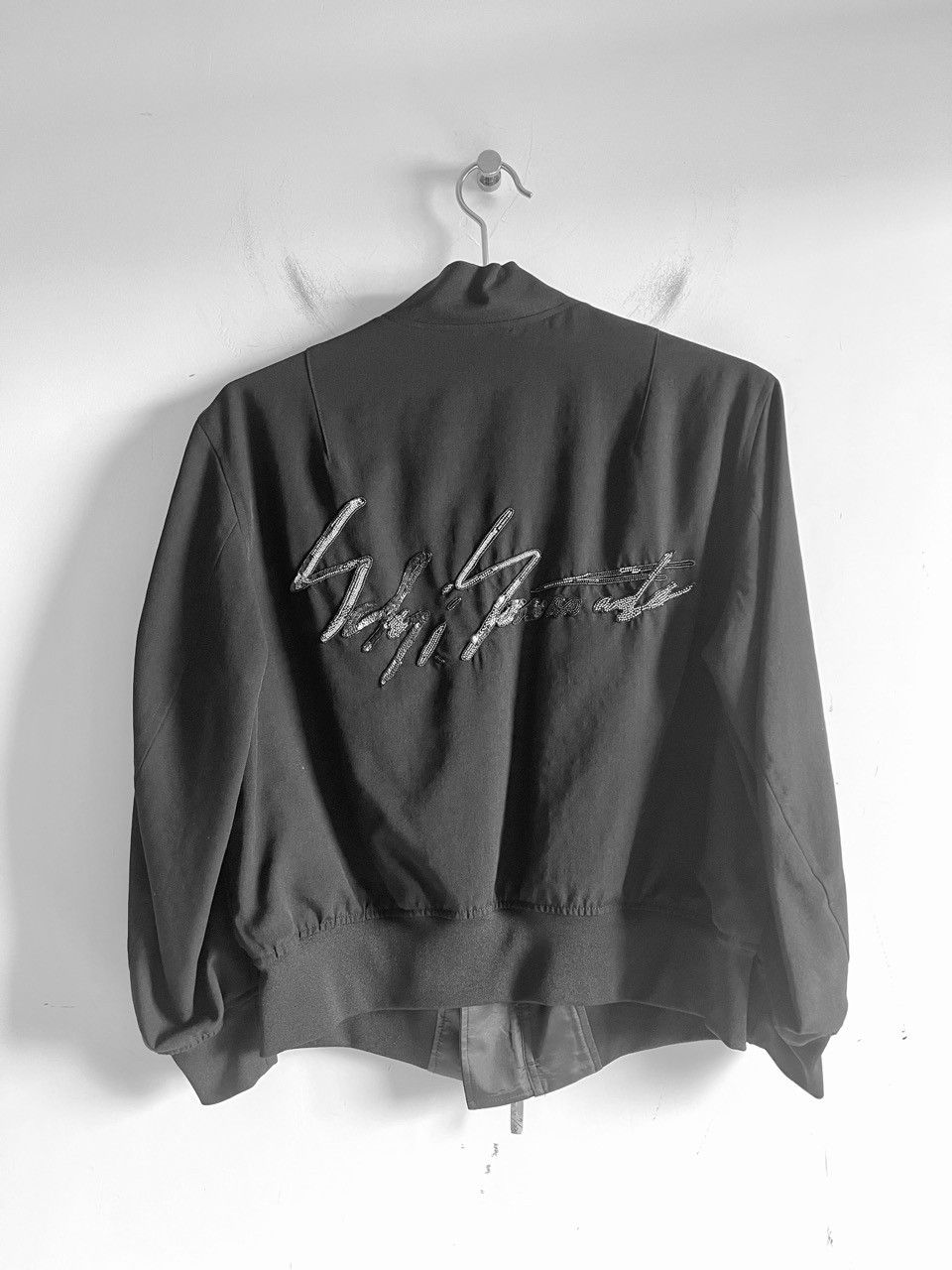 Yohji Yamamoto Yohji Yamamoto GABARDINE Cropped Sequined Logo Bomber Jacket Size US L / EU 52-54 / 3 - 1 Thumbnail