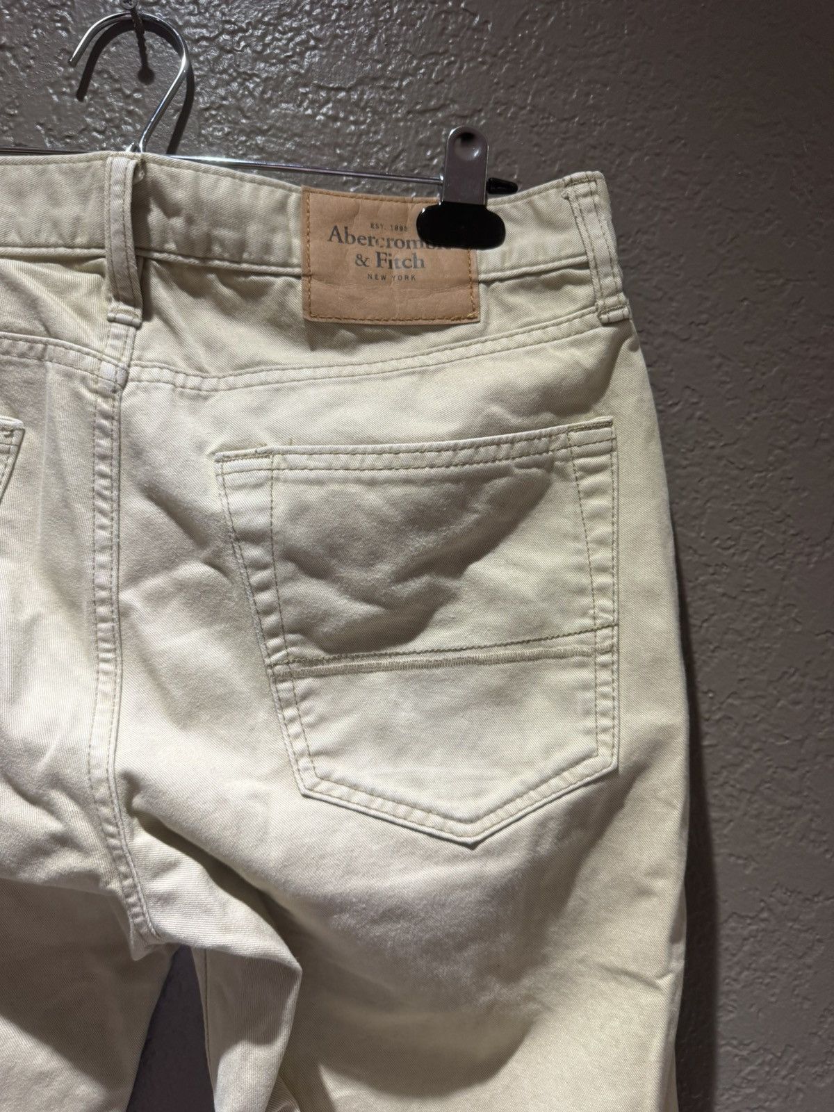 Abercrombie & Fitch 2000s Abercrombie & Fitch Tan Khaki Beige Pants 31W / 30L Size US 30 / EU 46 - 17 Thumbnail