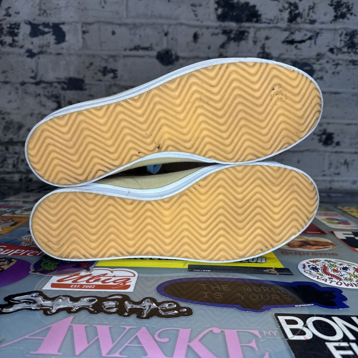 Adidas × Undefeated Adidas Rod Laver VIN UNDFTD Consortium Sand Sz 9.5 Size US 9.5 / EU 42-43 - 5 Thumbnail