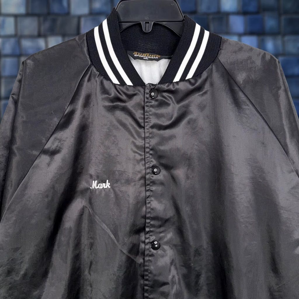 Vintage VINTAGE Auburn Sportswear Jacket Mens 2XL Black Satin Varsity Snap Bomber Size US XXL / EU 58 / 5 - 1 Thumbnail