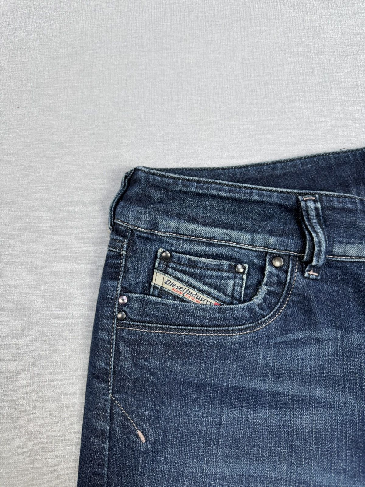 Diesel × Vintage Vintage Diesel Ronhar Flared Jeans Women’s Denim Y2K Pants Size 30" / US 8 / IT 44 - 4 Thumbnail