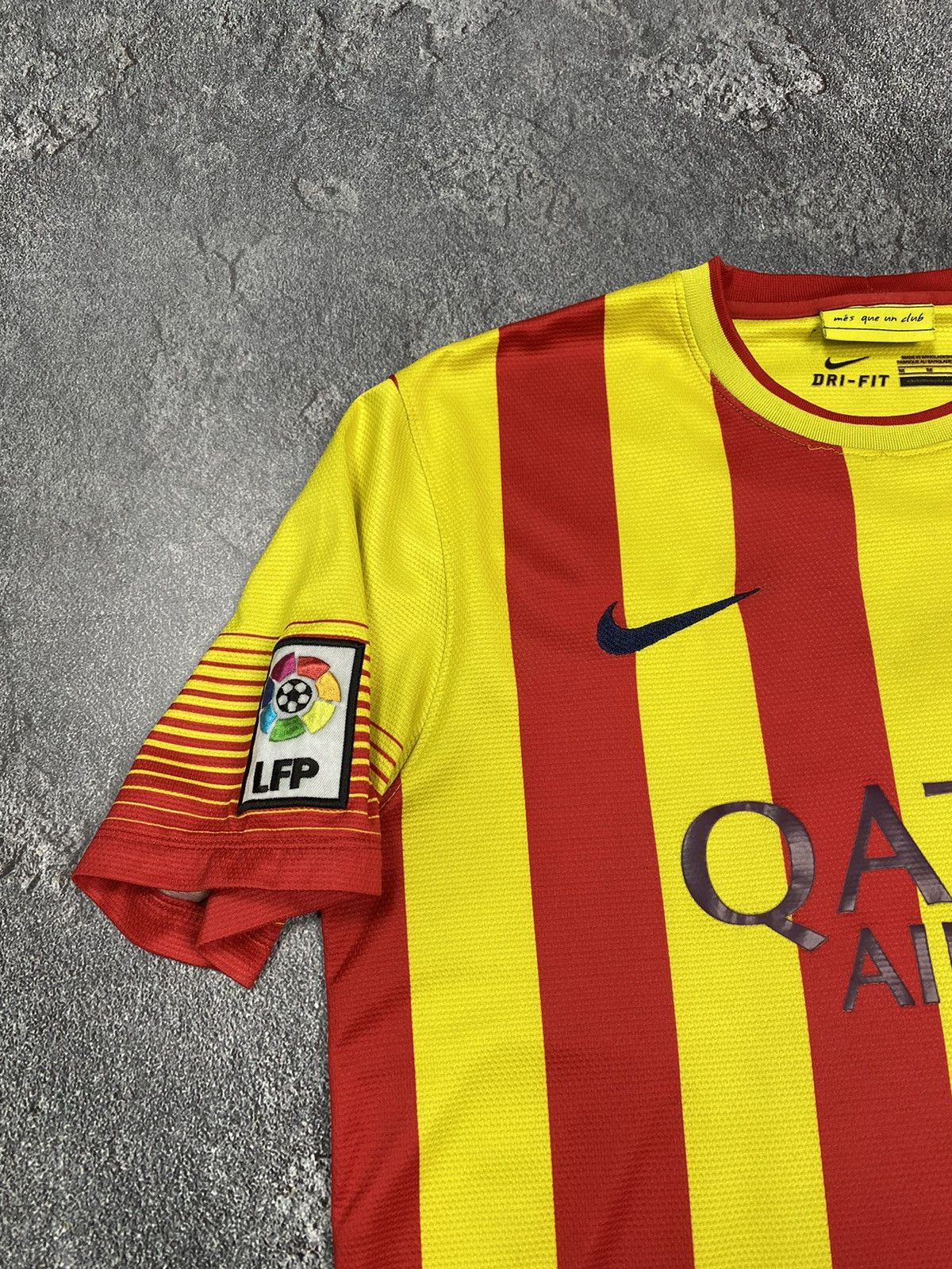 Nike FC Barcelona Nike 2013-2014 Away Jersey Football Kit Soccer Size US M / EU 48-50 / 2 - 7 Thumbnail