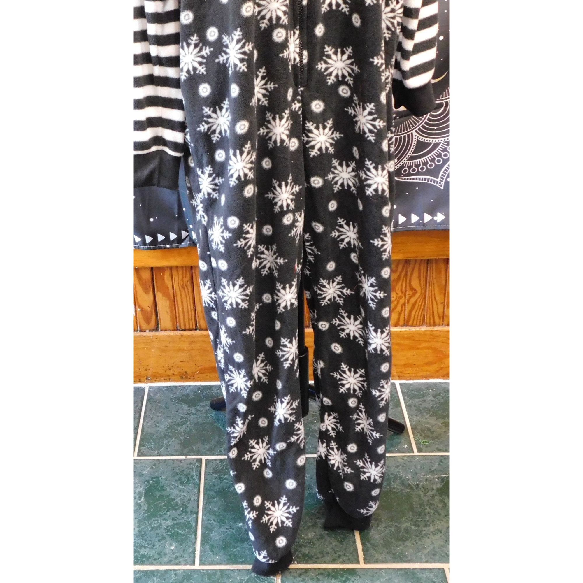 Other Winter Penguin Black And White Kigurumi Pajamas Size ONE SIZE - 4 Thumbnail