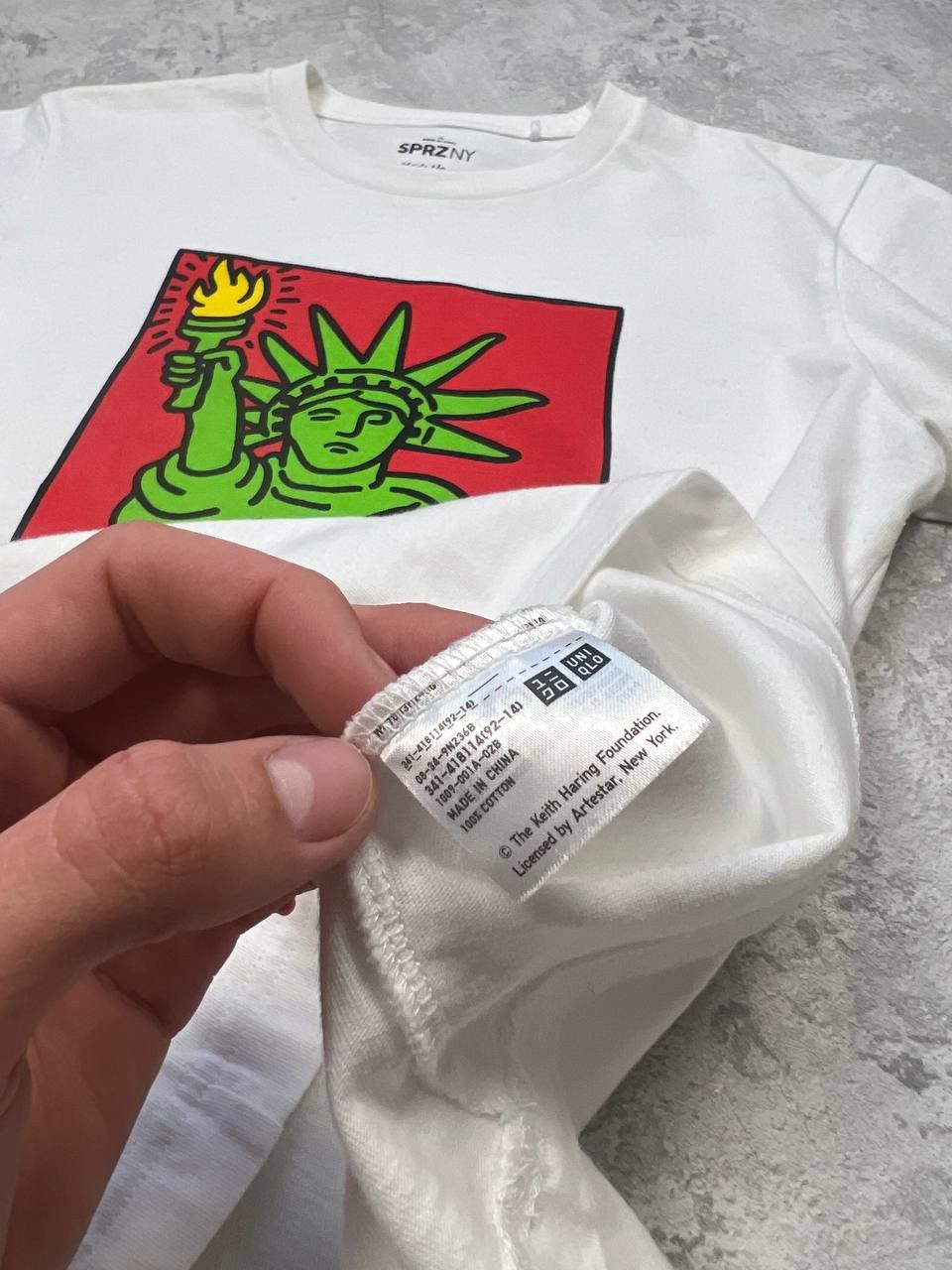 Uniqlo Vintage Uniqlo Keith Haring Japanese T-Shirt Size US S / EU 44-46 / 1 - 9 Thumbnail