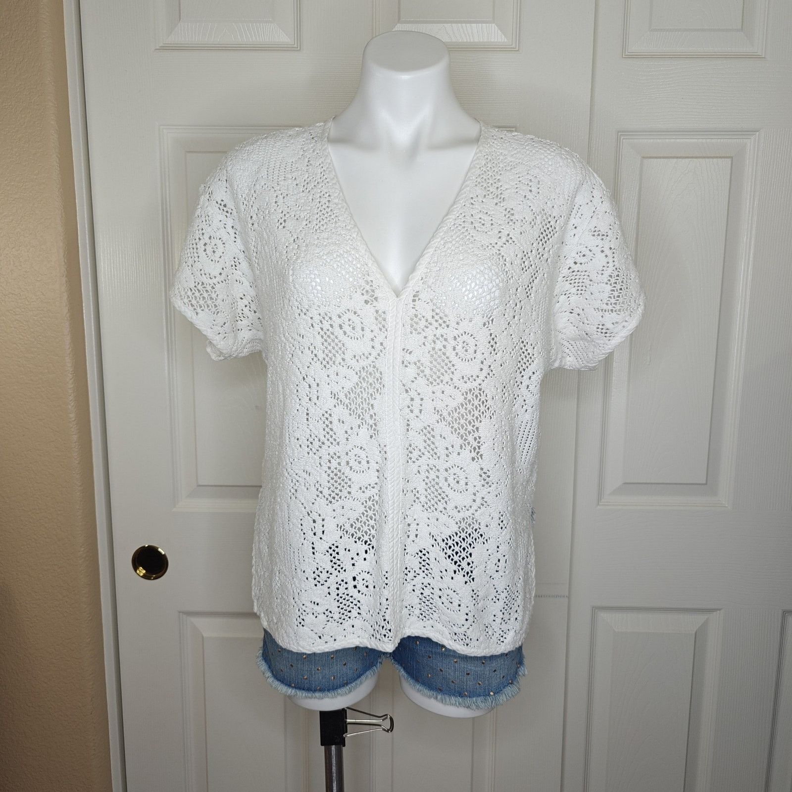 Banana Republic Banana Republic oversized floral crochet V-neck top sz S Size S / US 4 / IT 40 - 1 Thumbnail