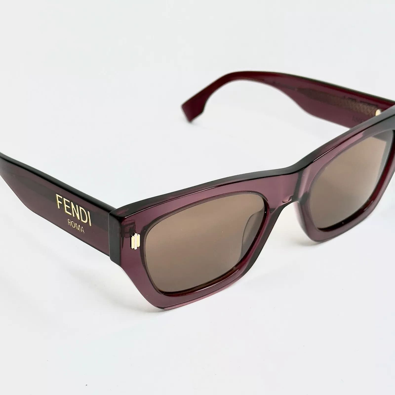 Fendi FENDI ROMA 40100 Burgundy Logo Fashion Sunglasses FE40100I Size ONE SIZE - 2 Thumbnail
