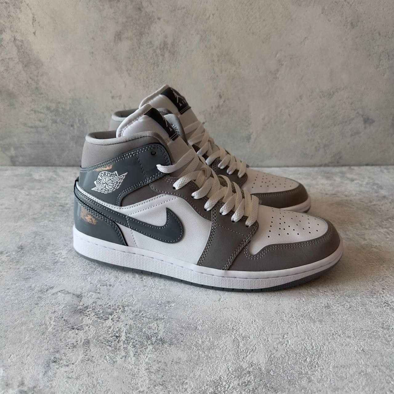 Jordan Brand Air Jordan 1 Mid 'Cool Grey' HF3216-100 Size 42 Size US 8.5 / EU 41-42 - 2 Thumbnail