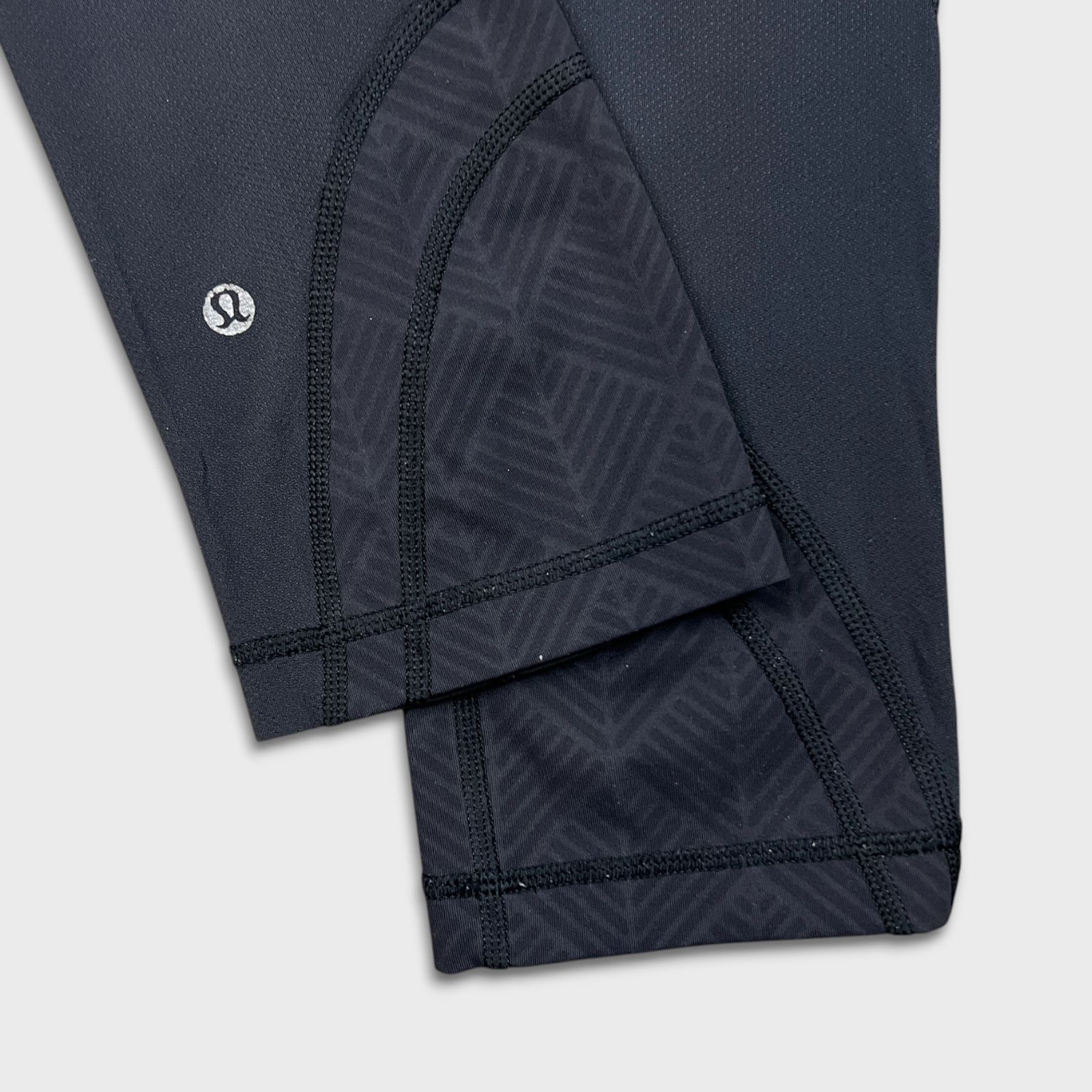Lululemon Lululemon Run Inspire Crop II Athletic Sports Yoga Leggings Size 28" / US 6 / IT 42 - 8 Thumbnail