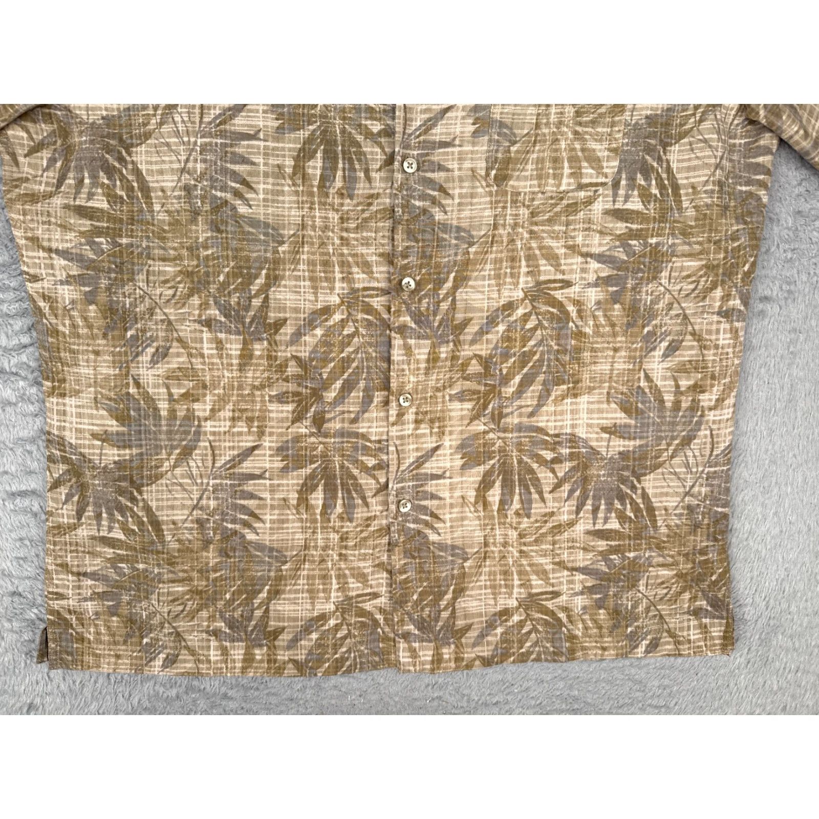 Van Heusen VINTAGE Van Heusen Shirt Men Large Brown Beige Floral Leaf Hawaiian Rayon Blend 16-16.5 Size US L / EU 52-54 / 3 - 5 Thumbnail