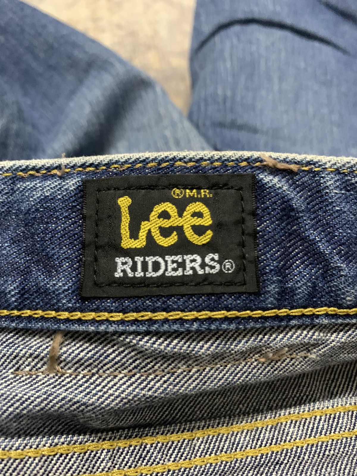Japanese Brand Vintage Lee Distressed Faded Blue Straight Leg Jeans 27 Size US 27 - 12 Thumbnail
