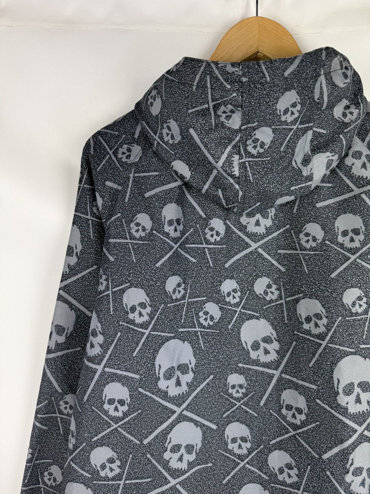 C1RCA Circa Skateboarding Y2K Skull Overprinted Hooded Windbreaker Size US M / EU 48-50 / 2 - 15 Thumbnail