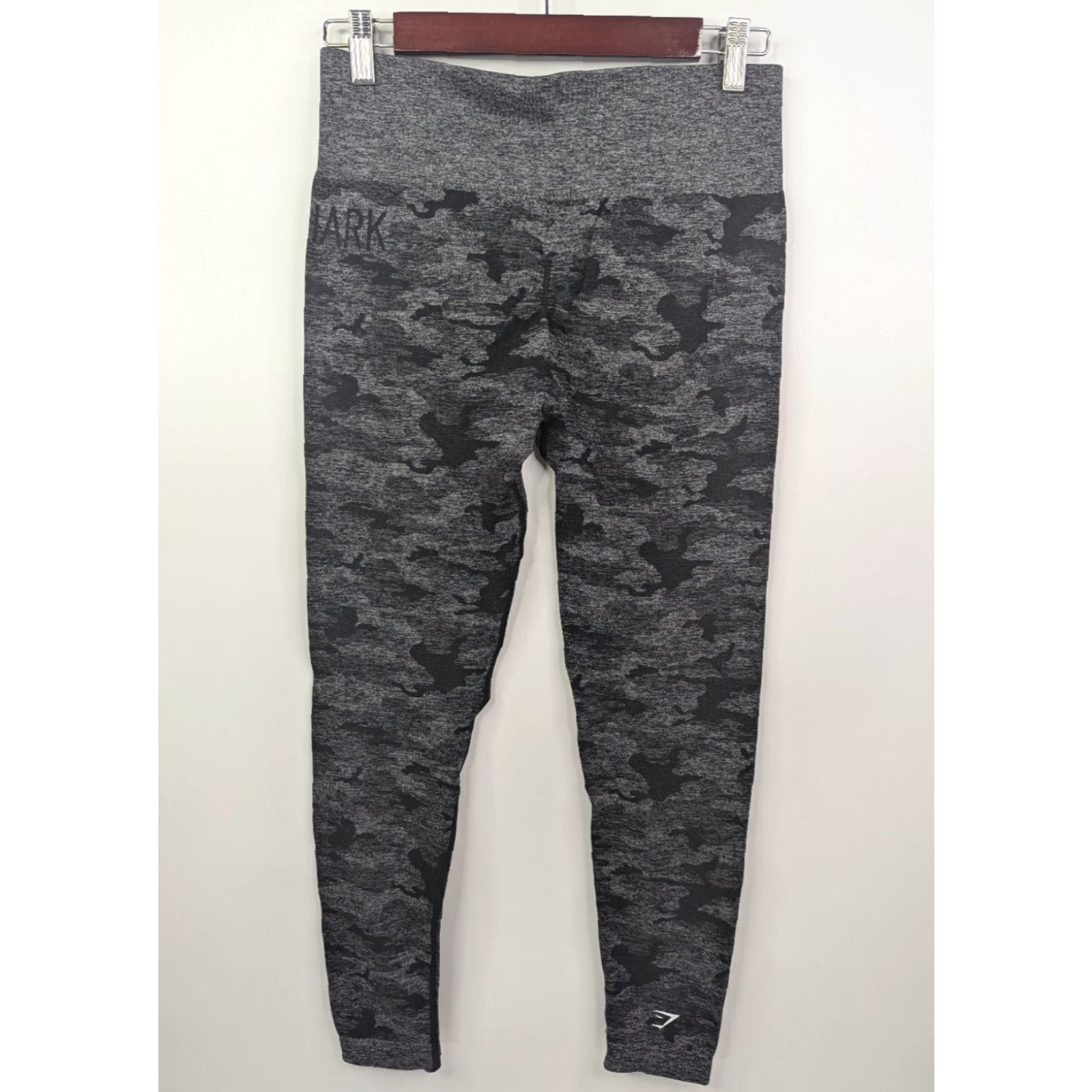 Gymshark Gymshark Leggings Womens Color Gray Black L Seamless Scrunch Butt Camouflage Adapt Camo Size 36" / US 14 / IT 50 - 3 Thumbnail