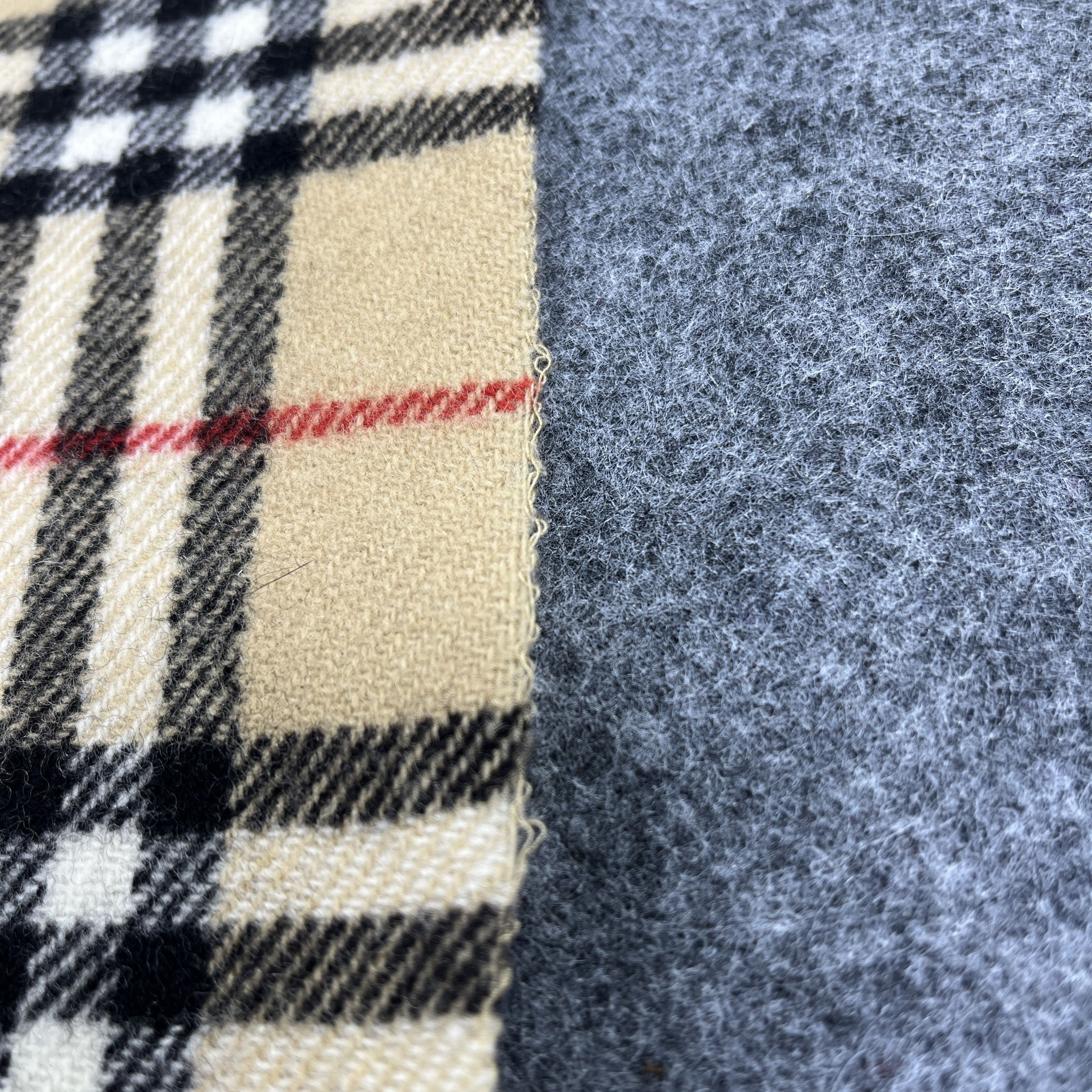 Burberry Burberry Stole / Scarf / Muffler / Neckwear T983 Size ONE SIZE - 11 Thumbnail