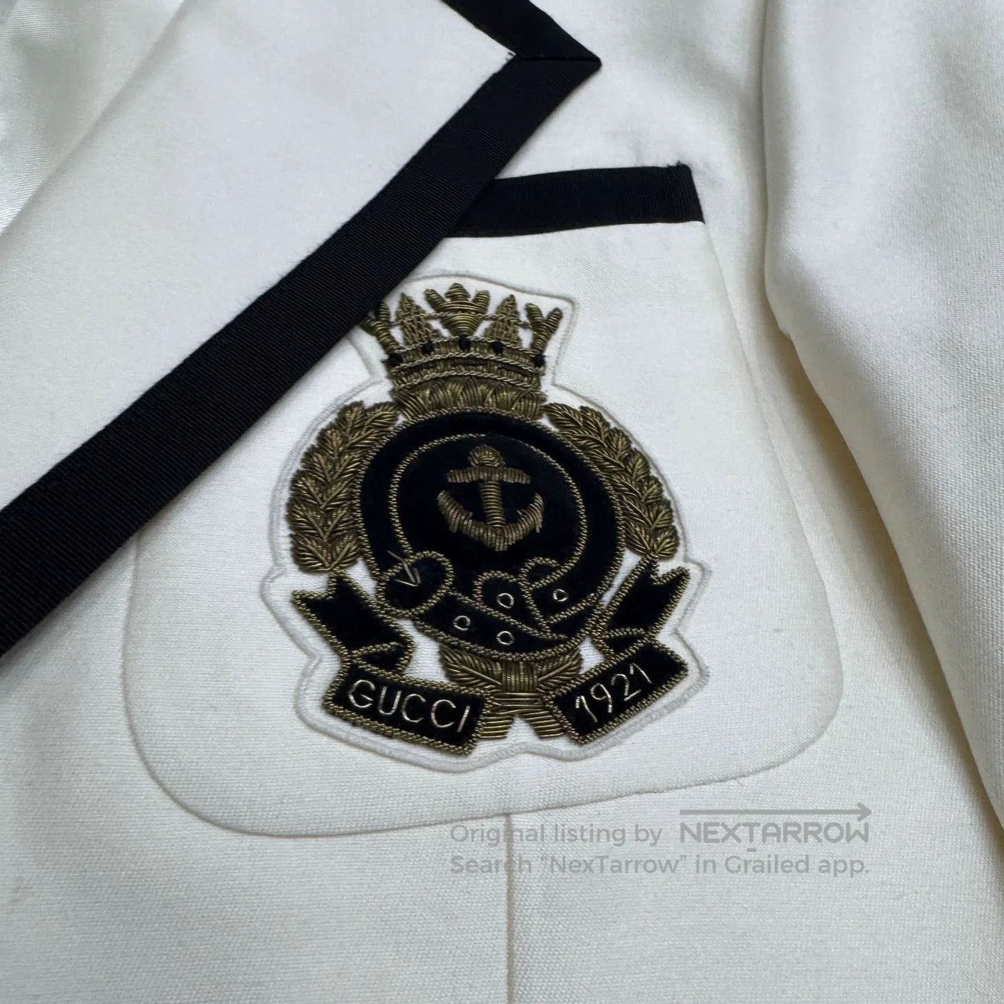 Gucci White Blazer with Black Trim and Crest. Size US M / EU 48-50 / 2 - 2 Thumbnail