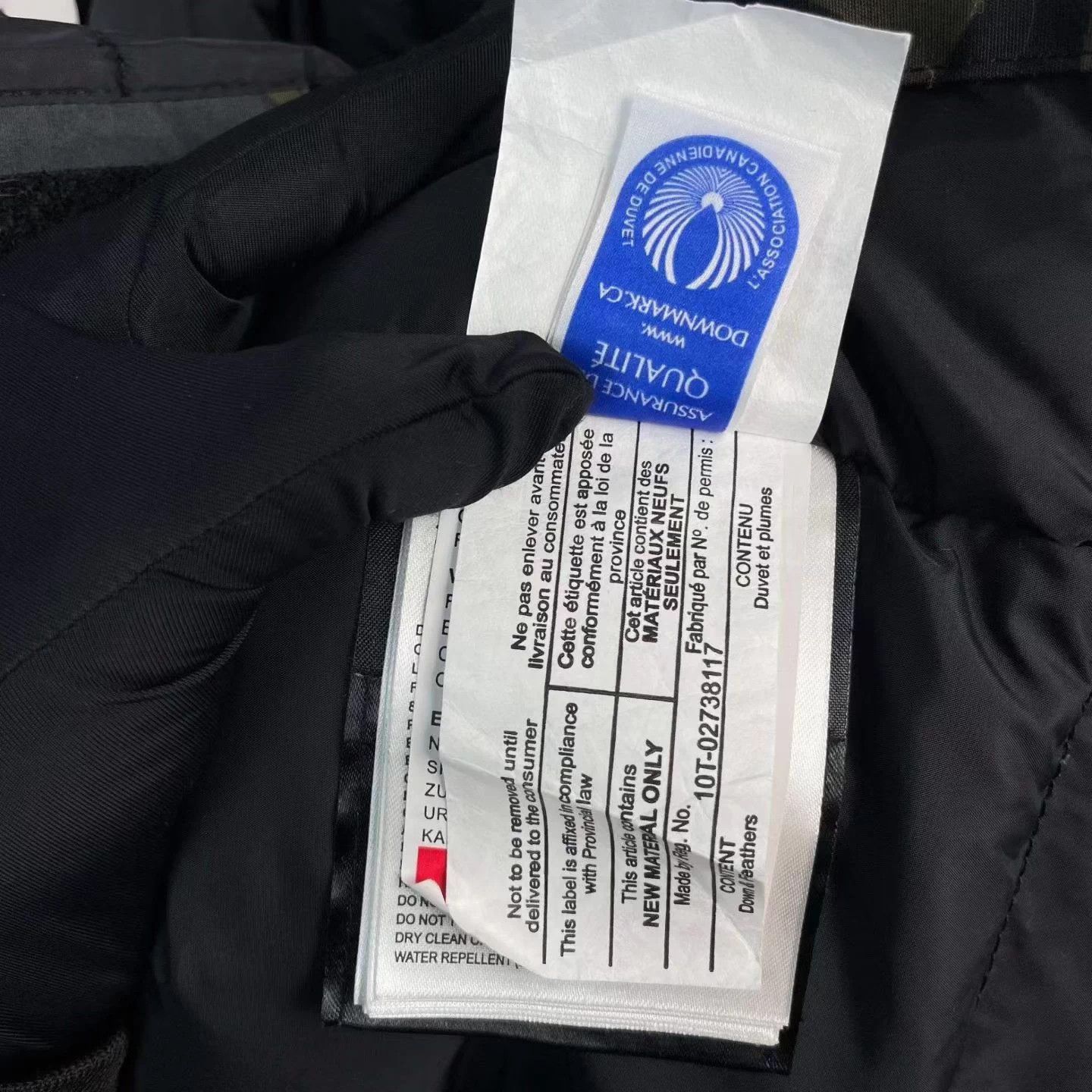 Canada Goose Canada Goose Camo Down Jacket S Size US S / EU 44-46 / 1 - 4 Thumbnail