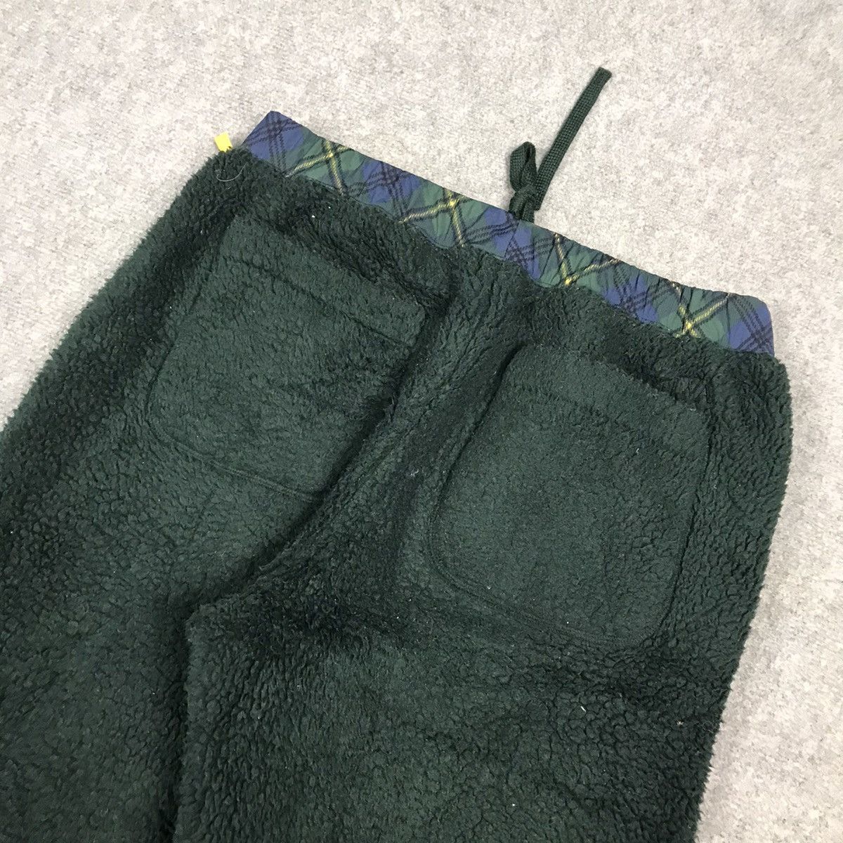 JW Anderson × Uniqlo J.W ANDERSON X UNIQLO GREEN FLEECE SHERPA SWEATPANTS Size US 32 / EU 48 - 8 Thumbnail