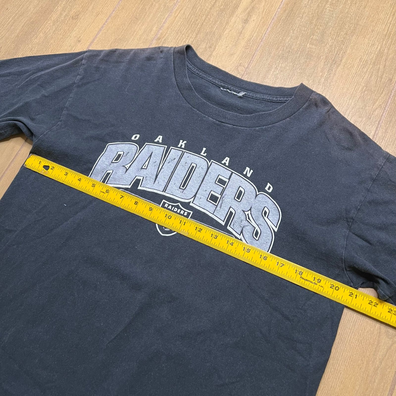 Vintage Y2K Oakland Raiders NFL 2000s T-shirt Mens Size M/L loose Size US L / EU 52-54 / 3 - 6 Thumbnail