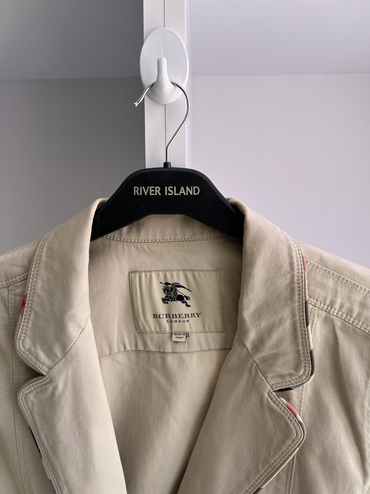Burberry × Vintage Vintage Burberry Women’s Beige Blazer Size M / US 6-8 / IT 42-44 - 3 Thumbnail