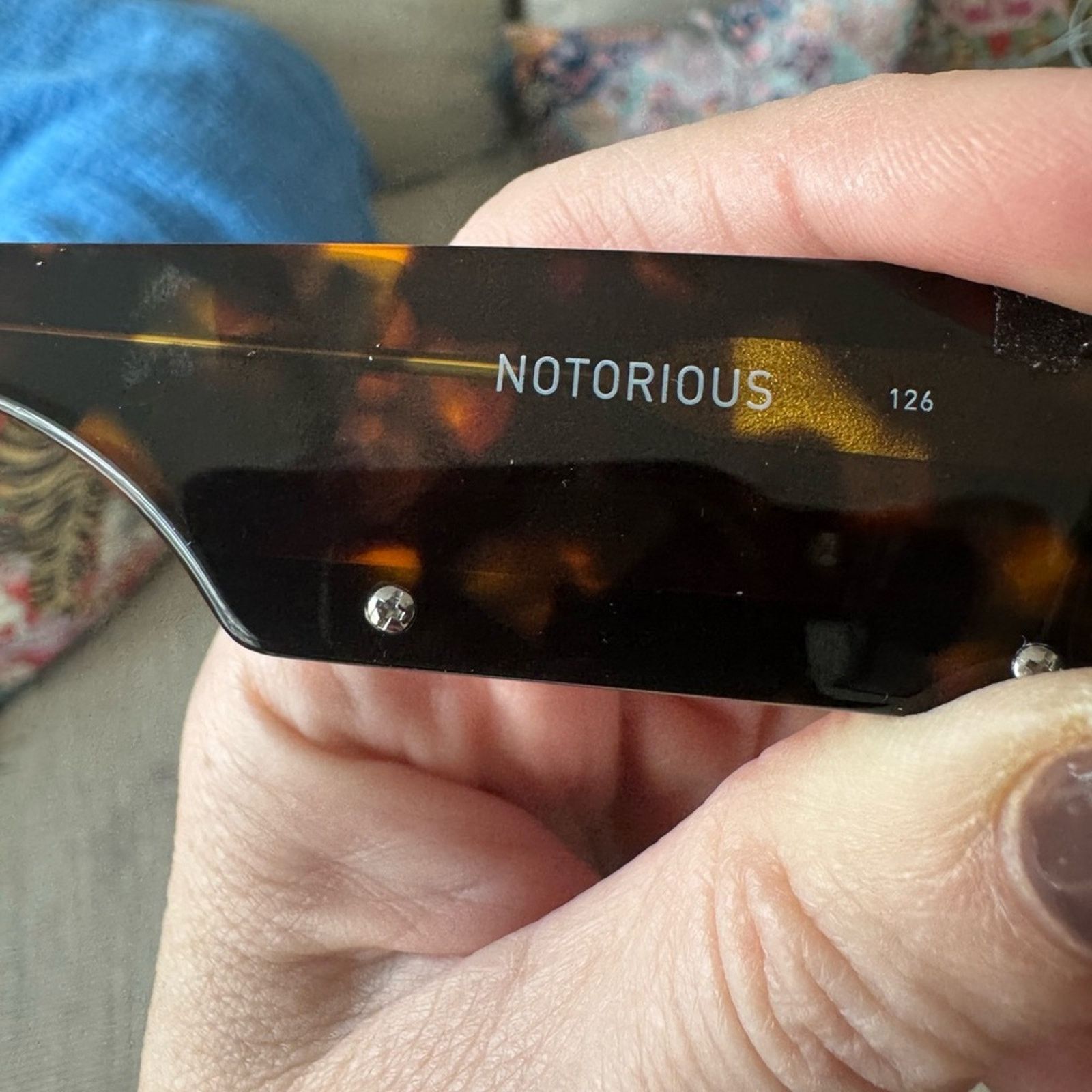 Quay Quay, sunglasses Nwot in tortoiseshell NOTORIOUS model Size ONE SIZE - 3 Thumbnail