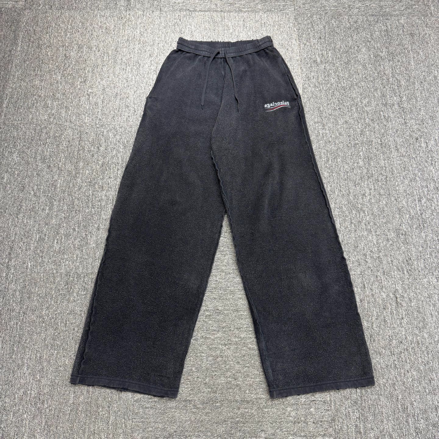 Balenciaga Balenciaga Reversed Wave Casual Pants XS 99 New Size US 28 / EU 44 - 1 Thumbnail