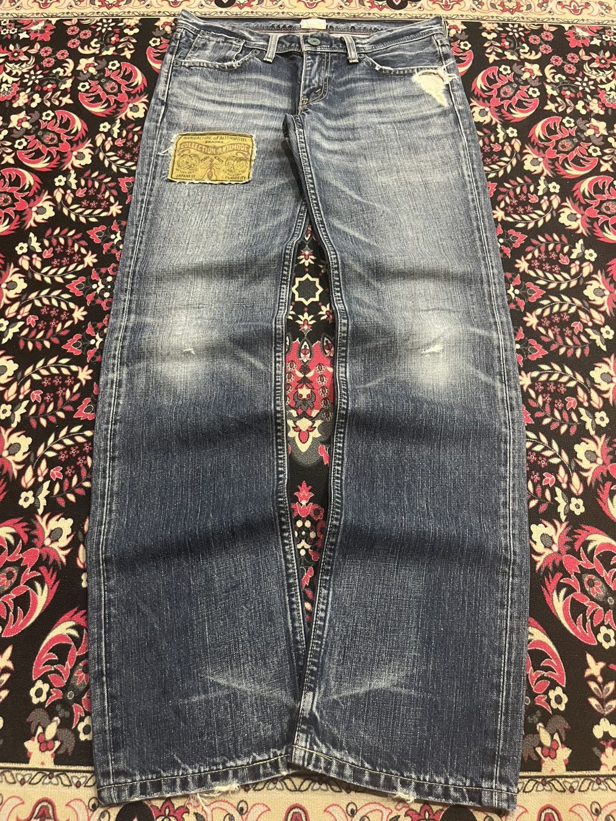 Levi's Vintage Levi’s Whisker Blue Faded Washed Patches Unisex Jean Size US 28 / EU 44 - 1 Thumbnail