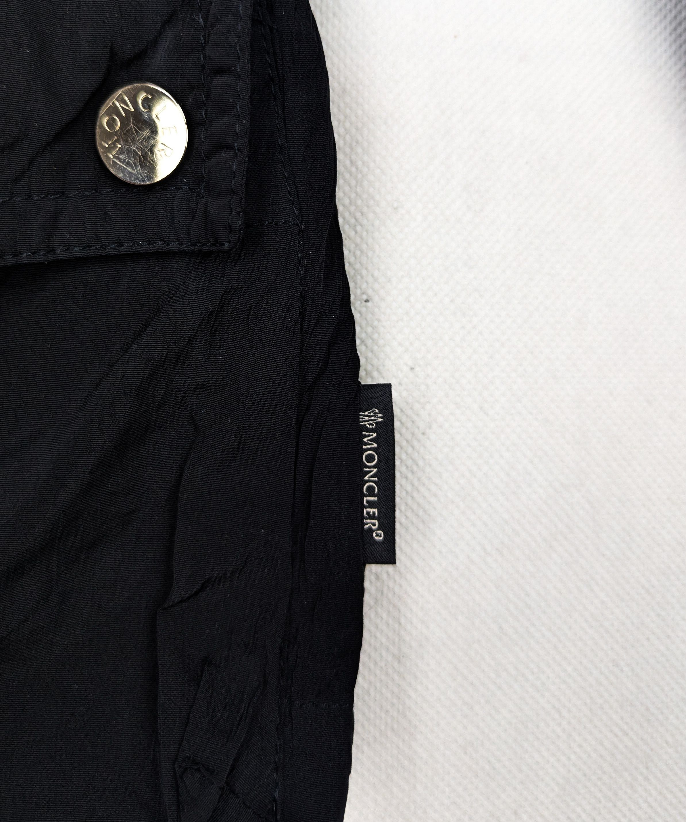 Moncler Moncler black light jacket 2 M Size M / US 6-8 / IT 42-44 - 3 Thumbnail