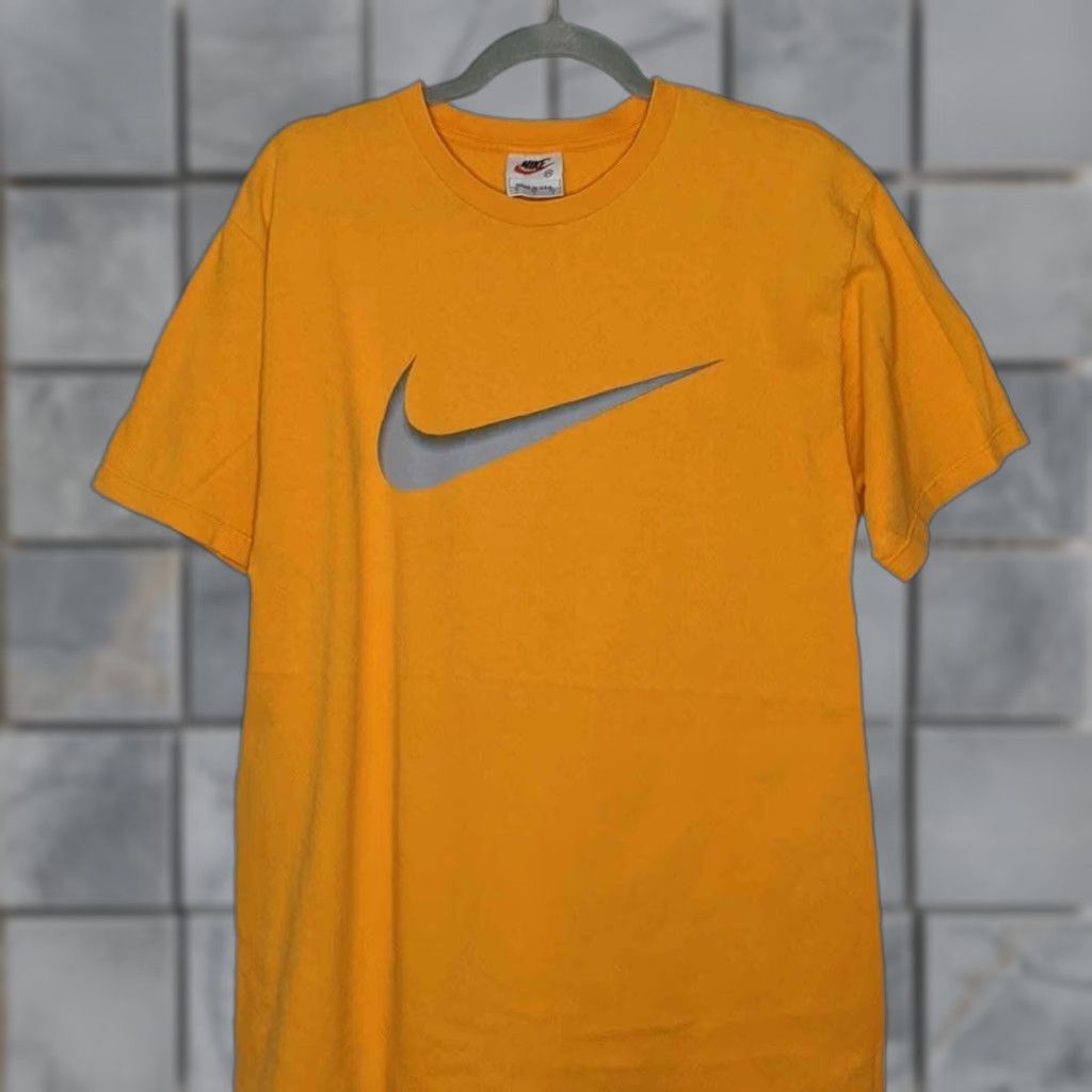 Nike VINTAGE Nike TShirt Shirt 90s Y2K Swoosh Center Big VTG Orange M Unisex Adults Mens Girls Womens Size US M / EU 48-50 / 2 - 1 Thumbnail
