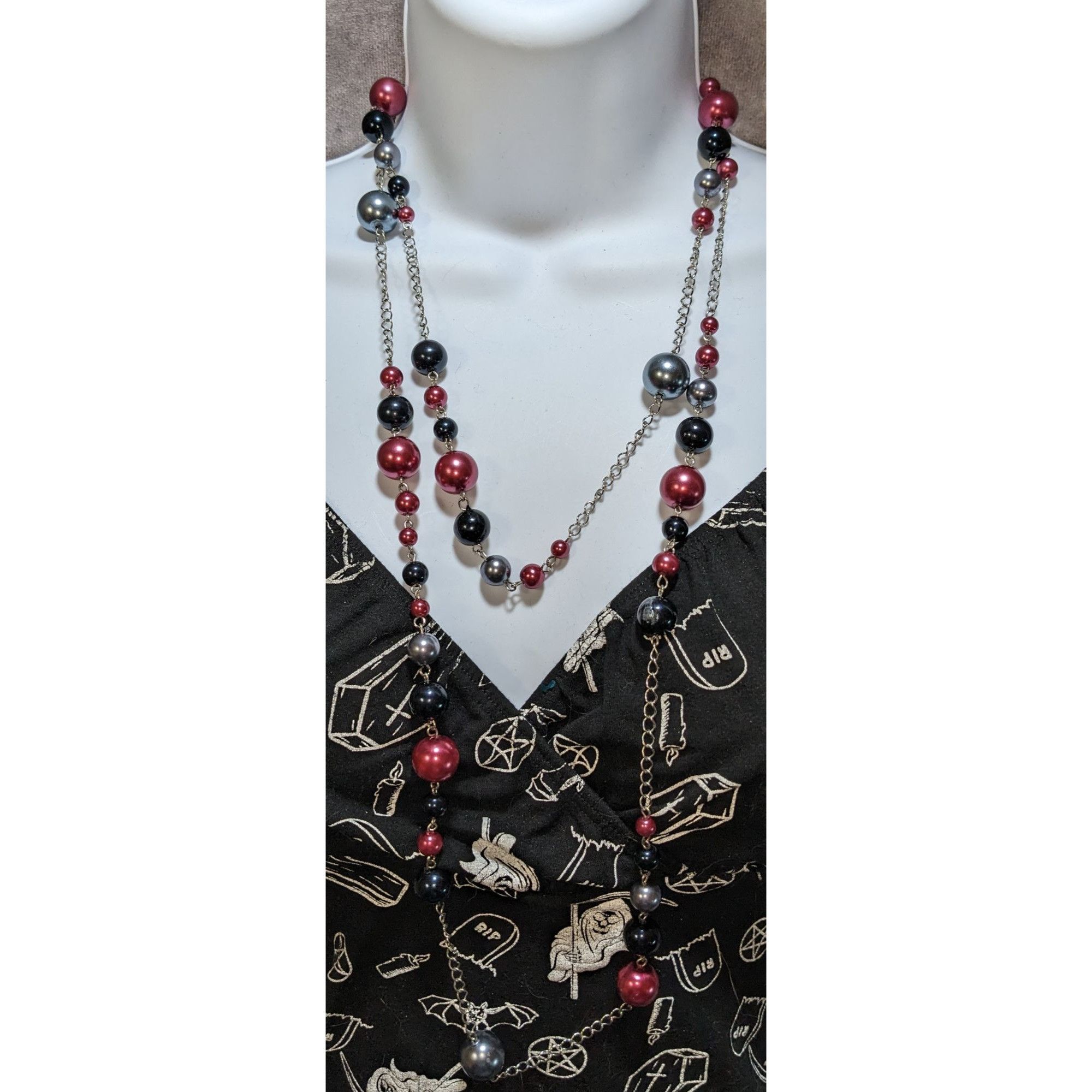 Other Gothic Black And Red Faux Pearl Long Necklace Size ONE SIZE - 1 Thumbnail